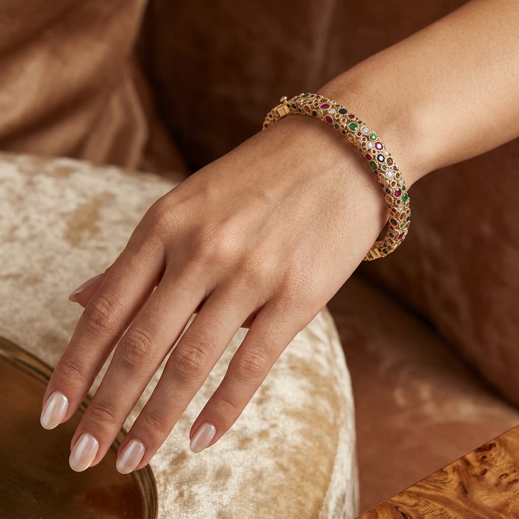 Torsade Sacre Slim Bangle in yellow Gold