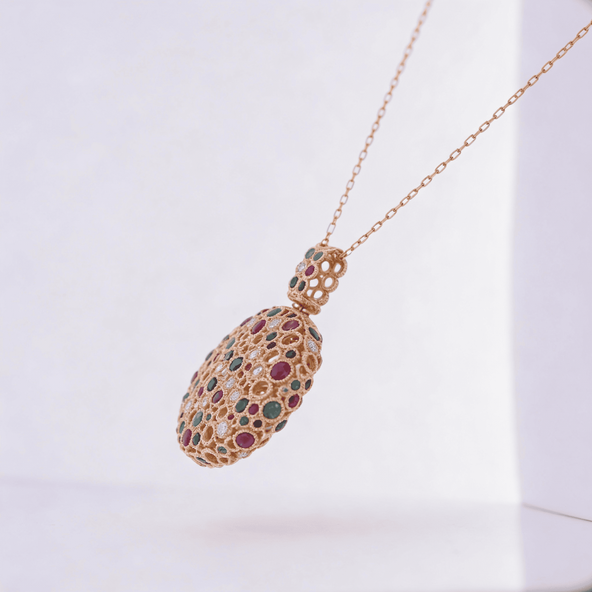 Torsade Sacre Large Pendant in Yellow Gold - 5