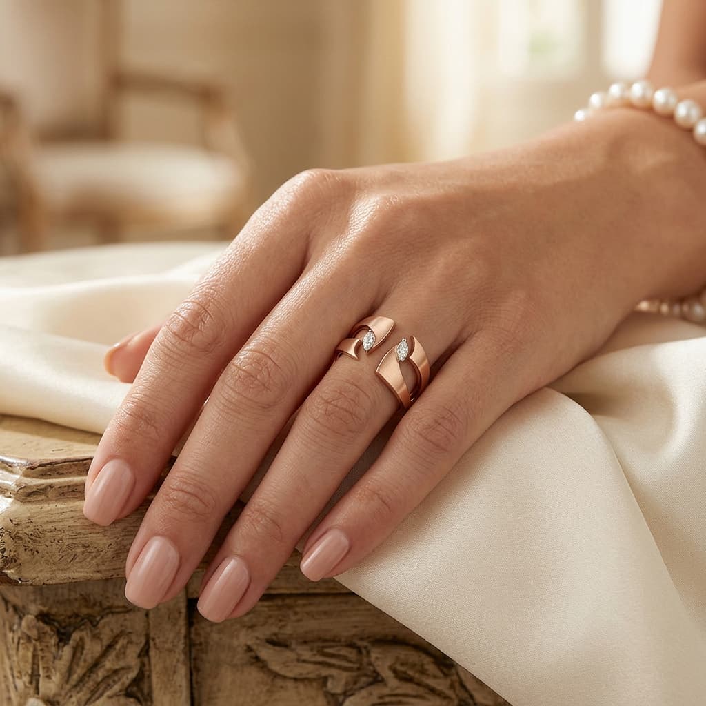 The Hiya Signature IV Split Arc Ring