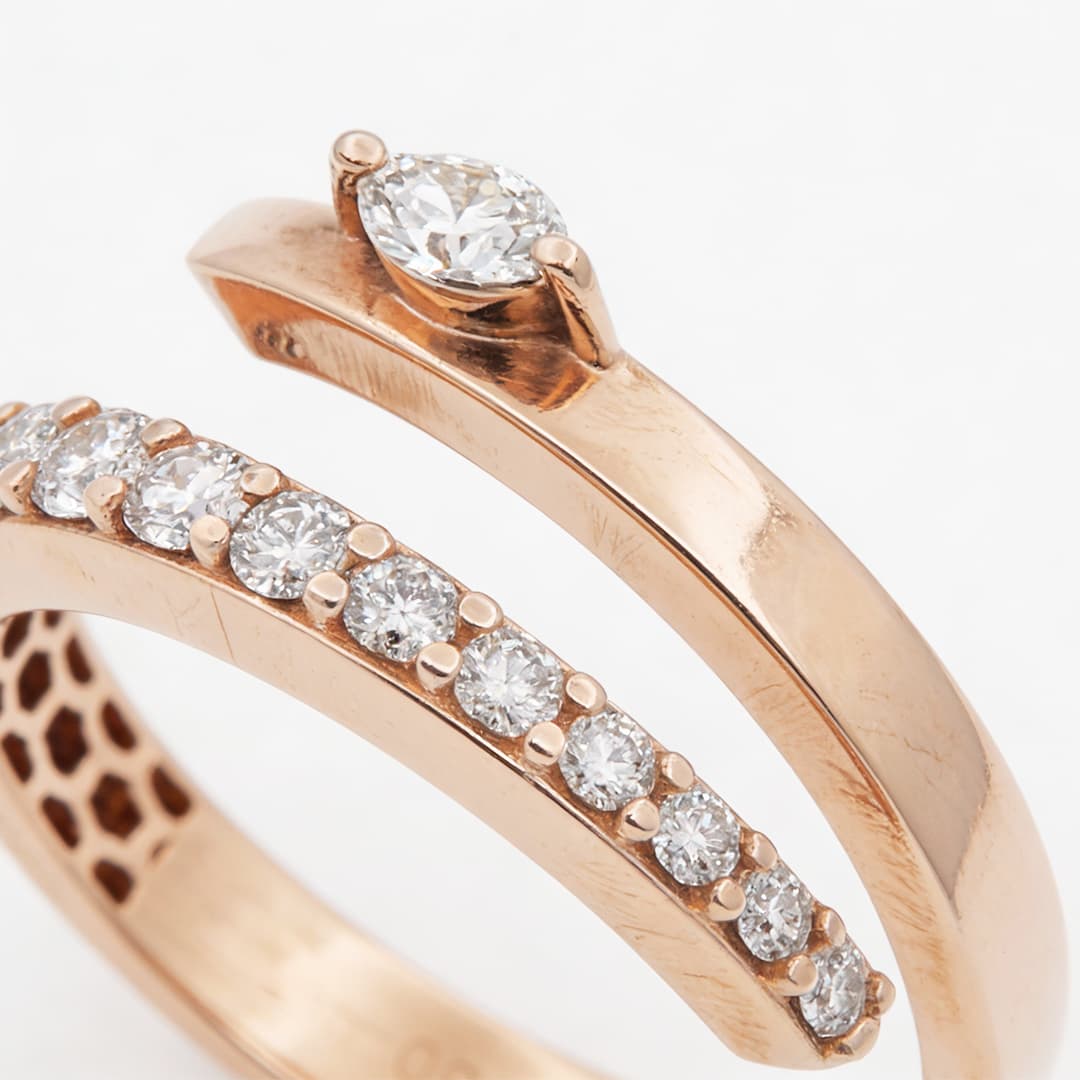 The Hiya Signature IV Parallel Crest Diamond Ring - 4
