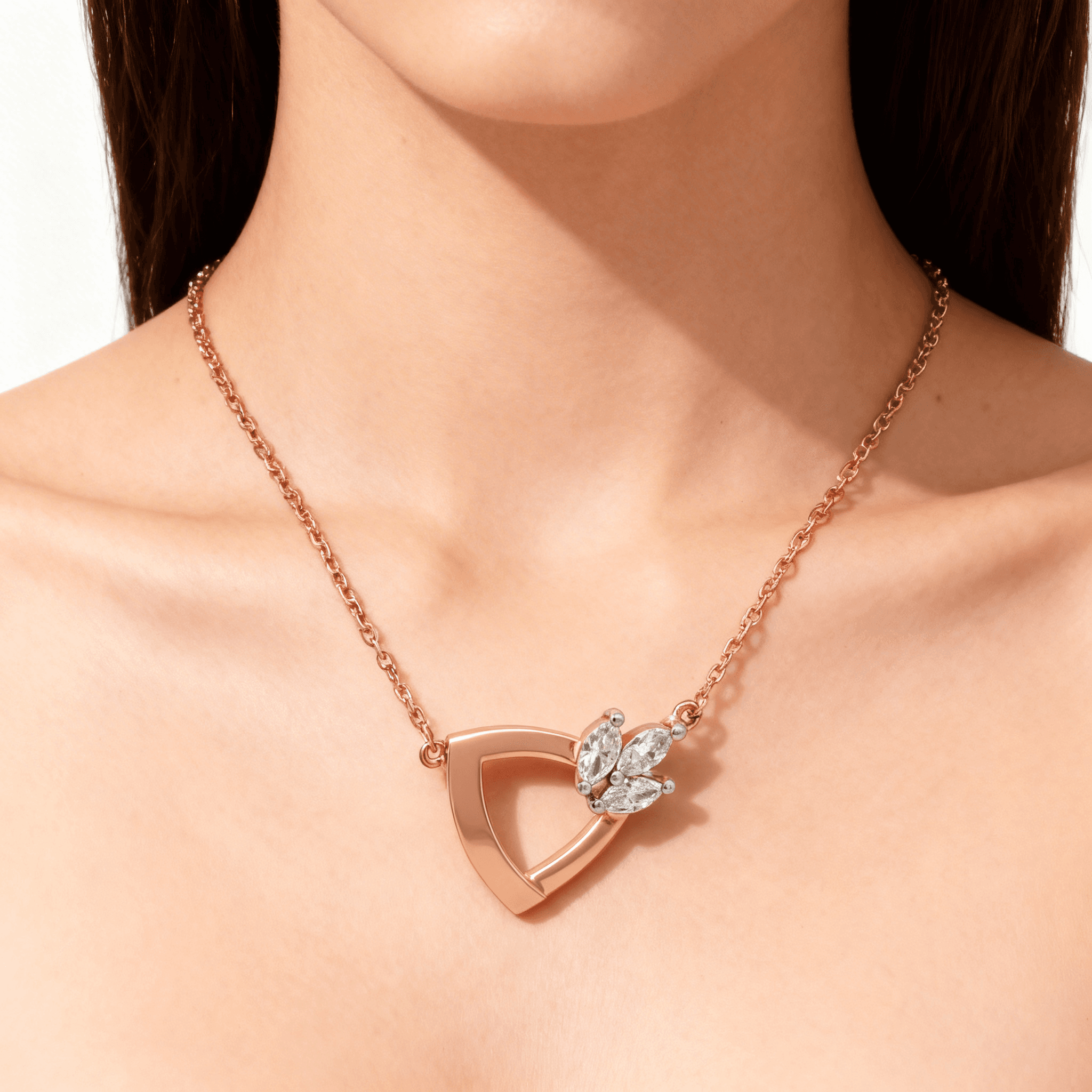 The Hiya Signature IV Pivot Pendant 