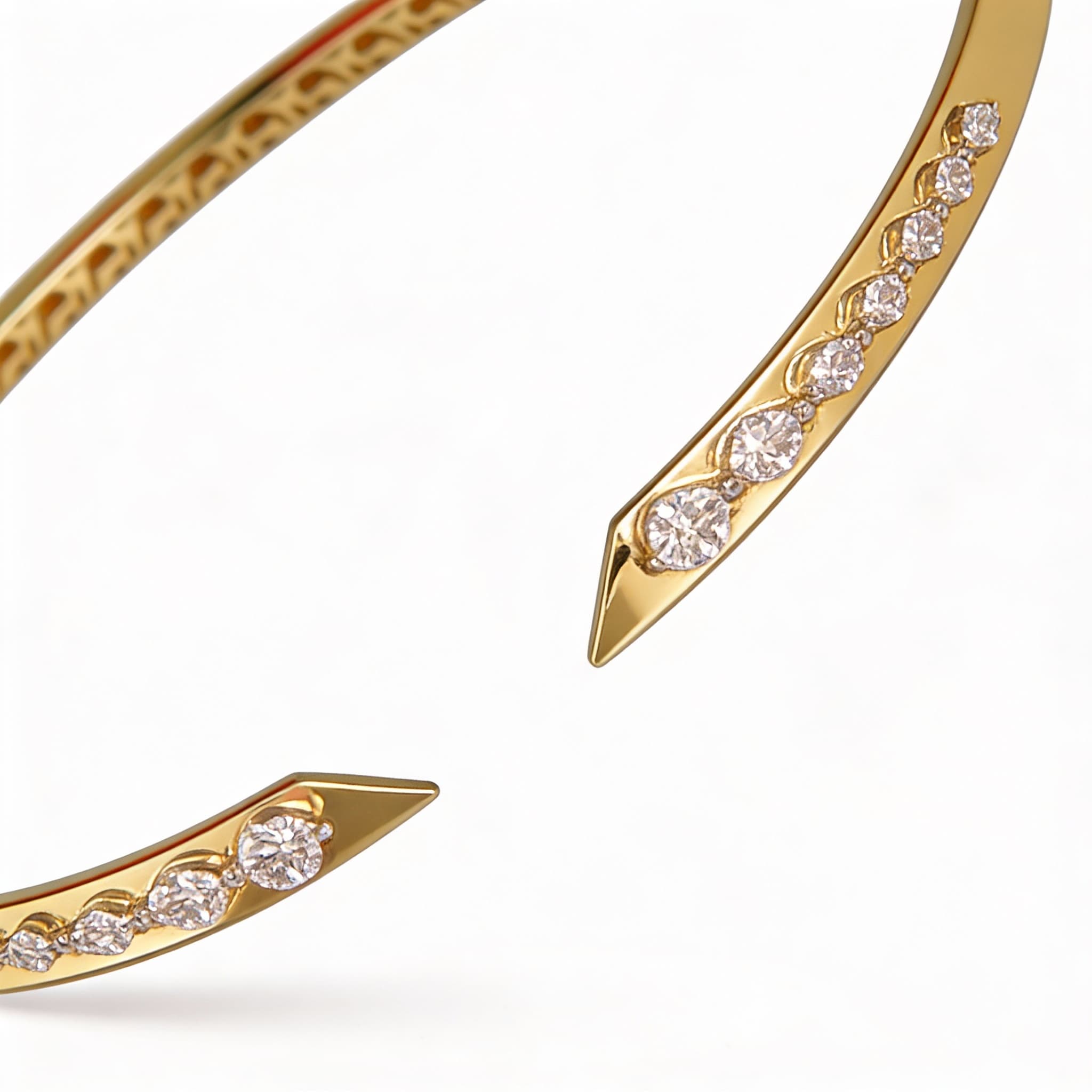 The Hiya Signature IV Point Line Diamond Choker - 3