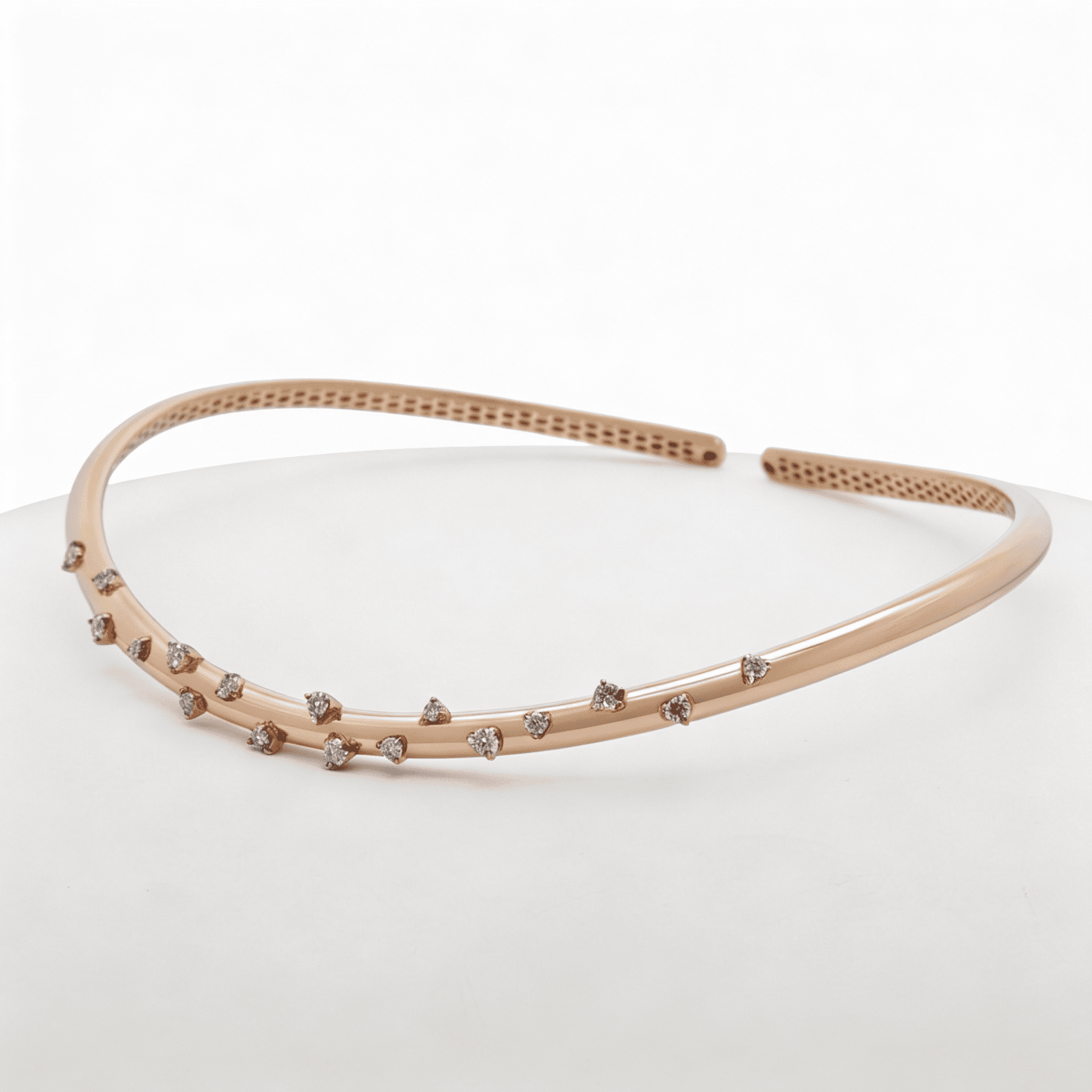 The Hiya Signature IV Scattered Diamond Choker - 3