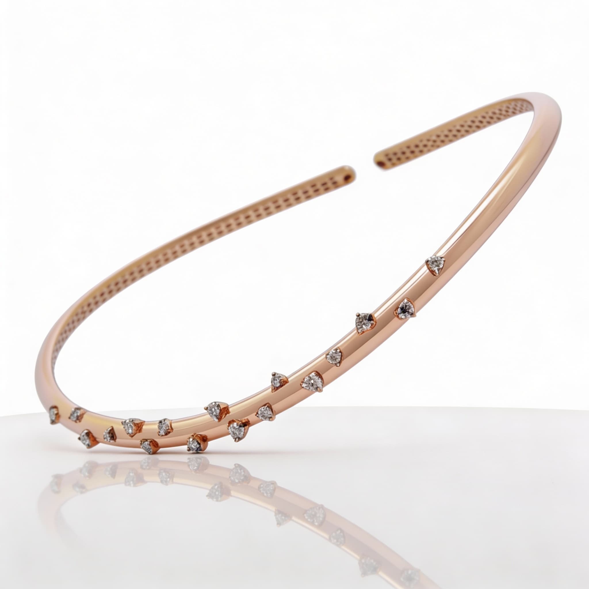 The Hiya Signature IV Scattered Diamond Choker - 4