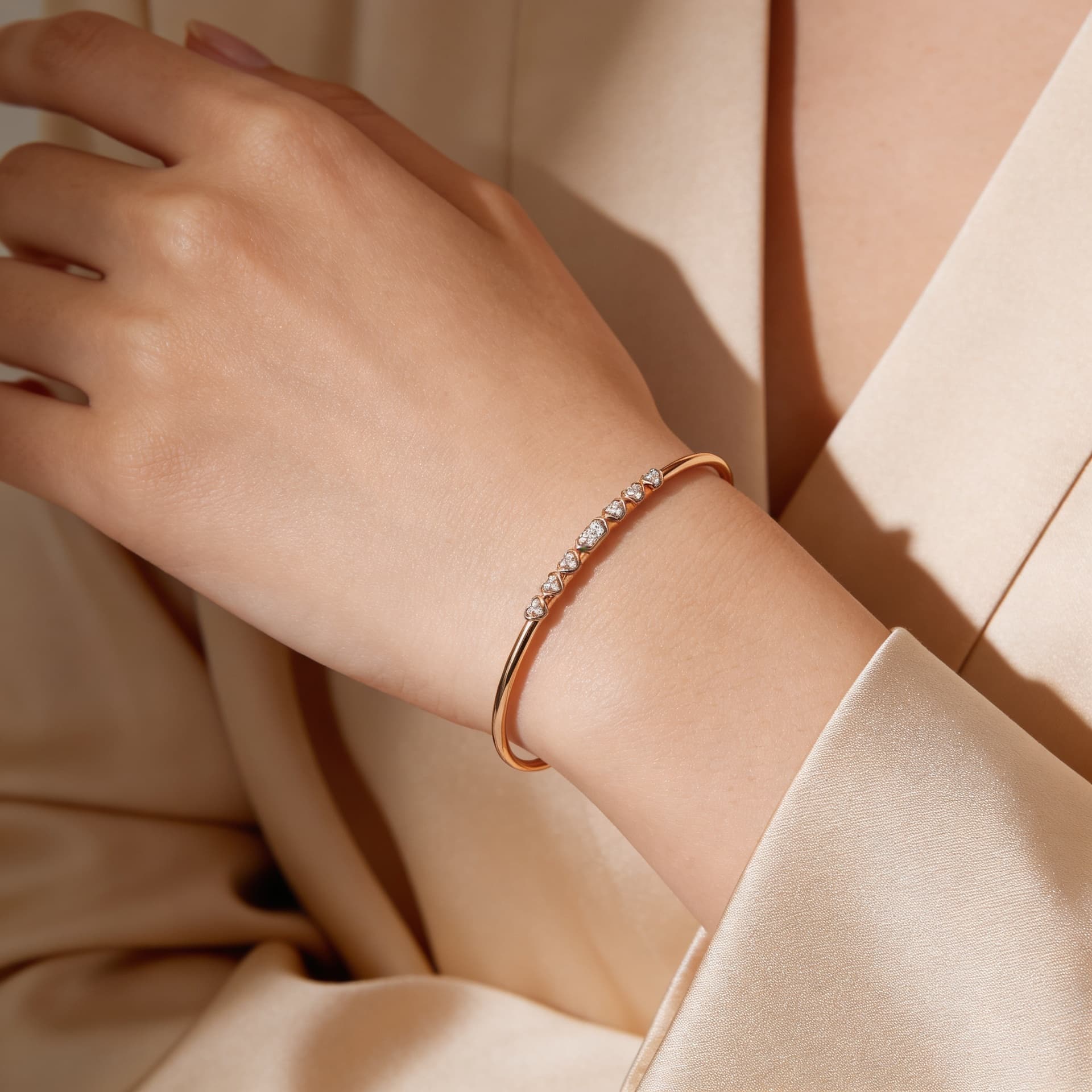 The Hiya Signature Bezel Diamond Bracelet