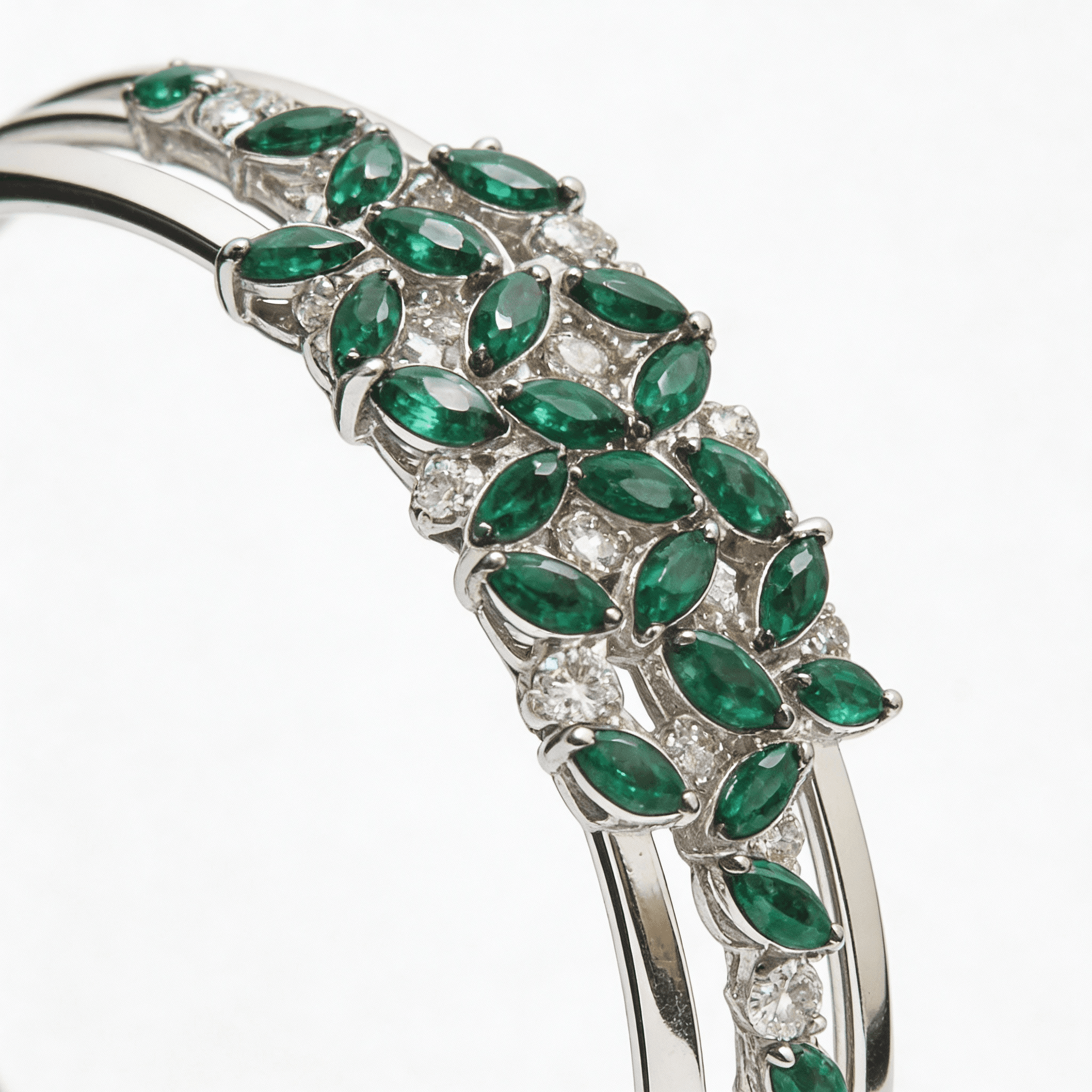 The Peregrinus Emerald Lattice Span Bangle - 4