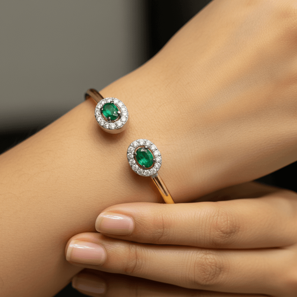 The Peregrinus Oval Emerald Balance Cuff