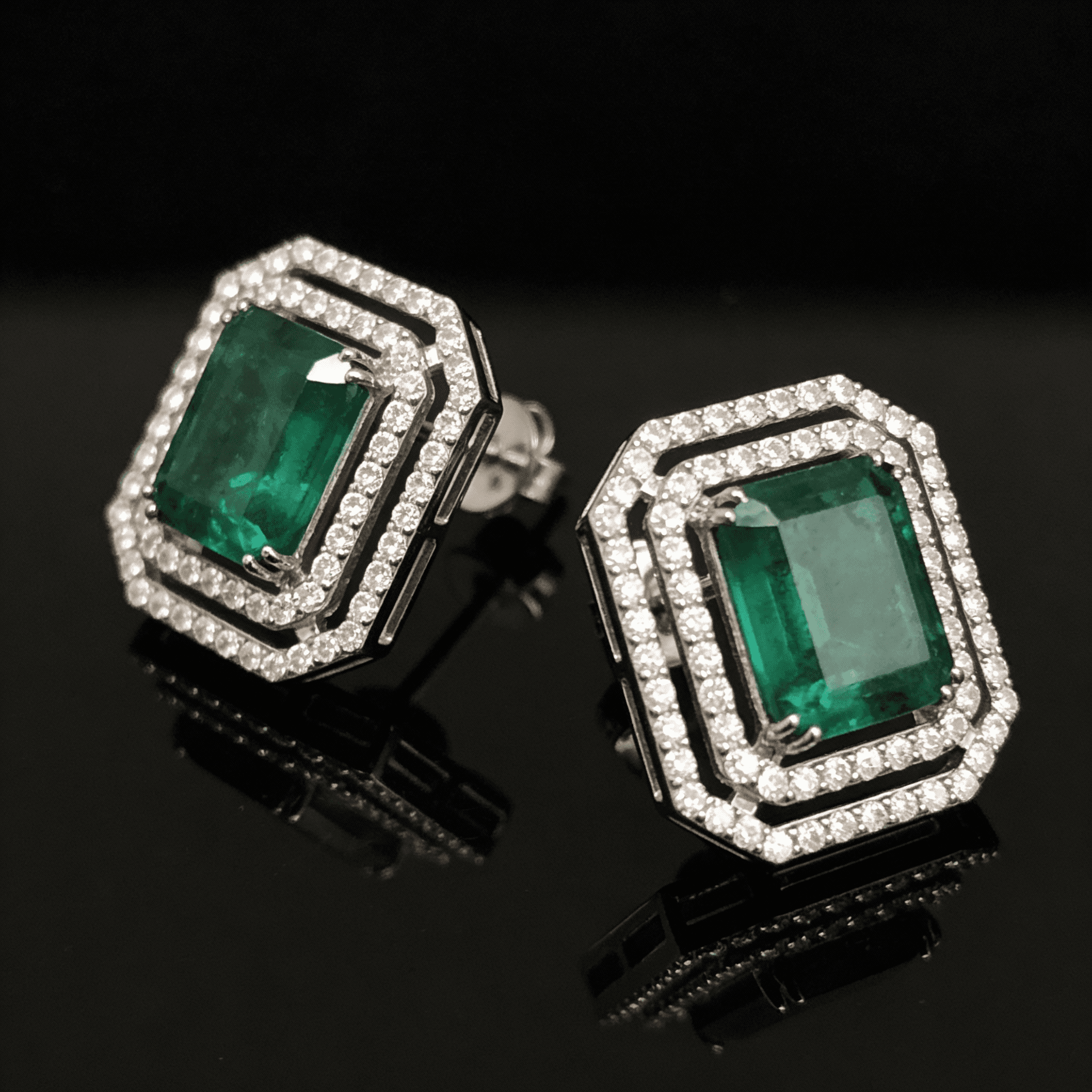  The Peregrinus Emerald Regal Frame - 5