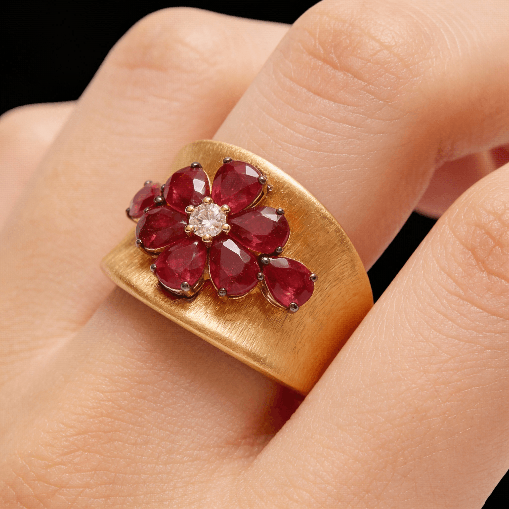  The Peregrinus Ruby Grand Petal Crest Ring 