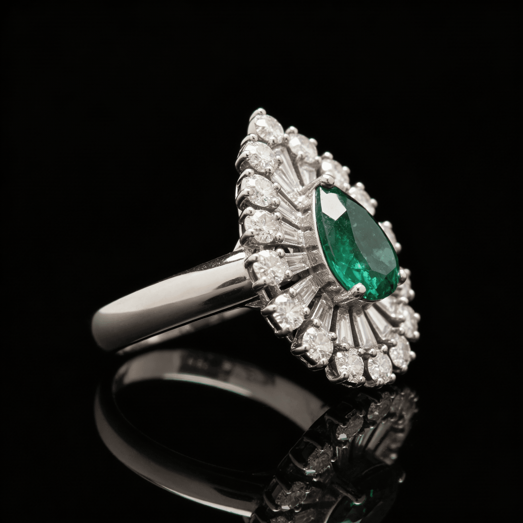 The Peregrinus Emerald Radiant Burst Ring - 4