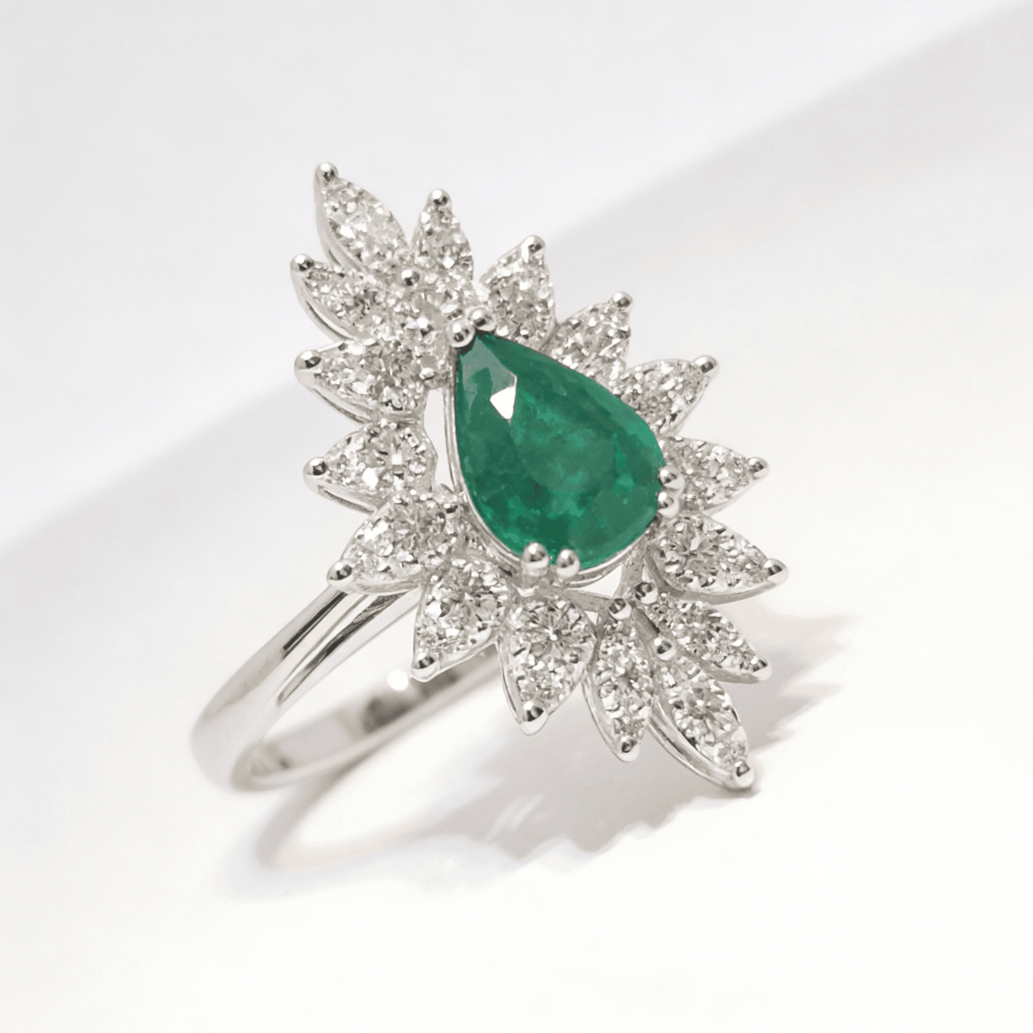 The Peregrinus Sovereign Emerald Petal Ring - 3