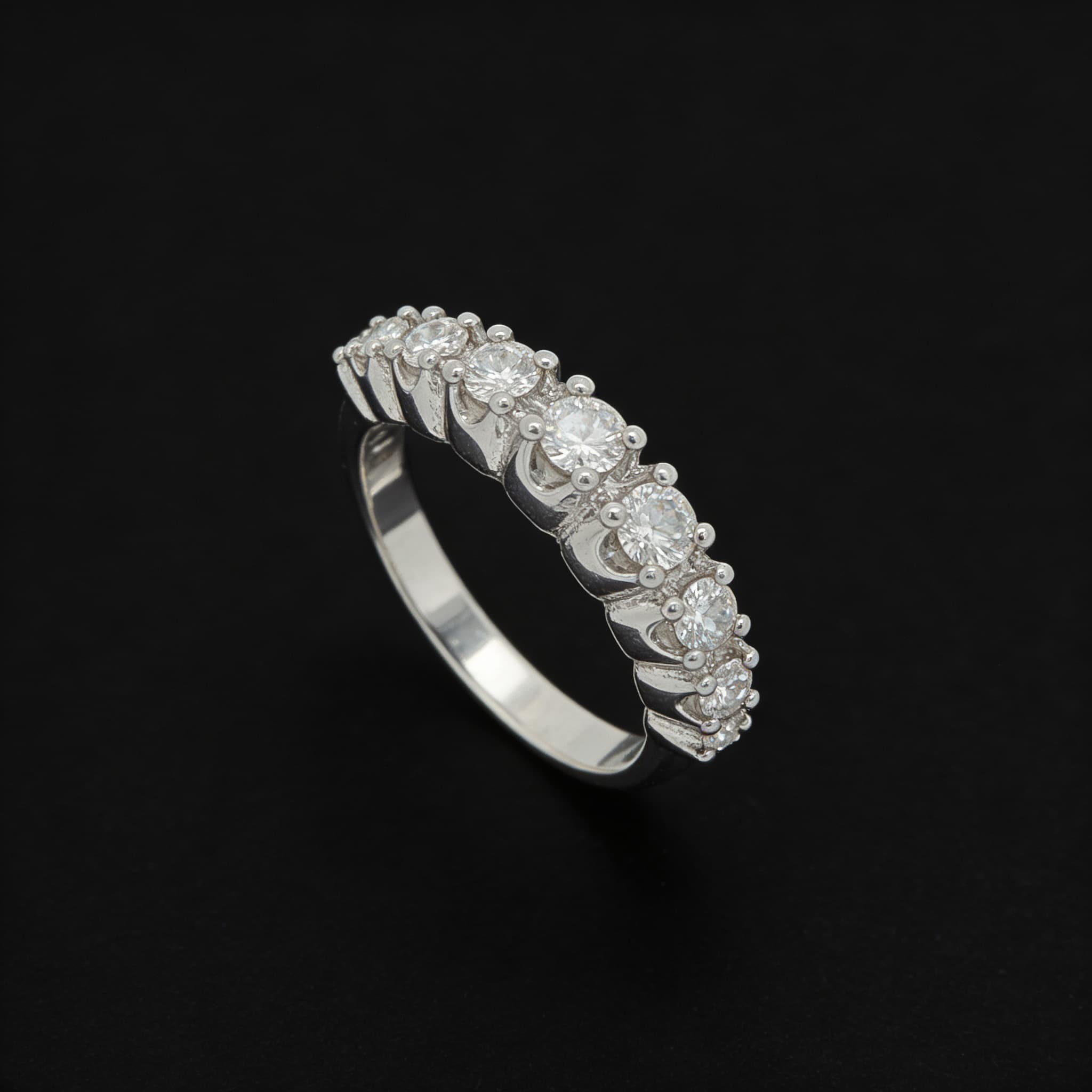 The Eternità Scalloped Round Diamond Ring - 3