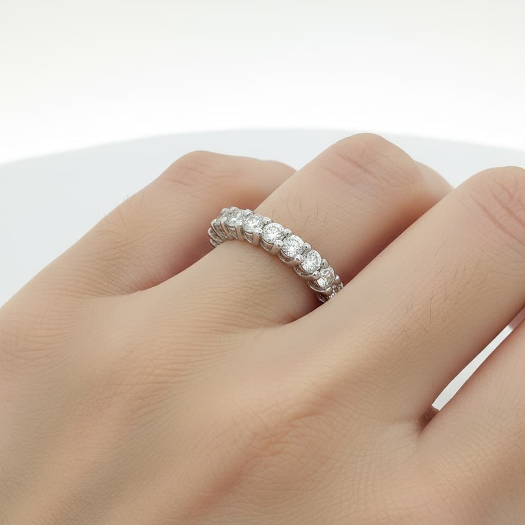 The Eternità Sculpted Prong Diamond Ring