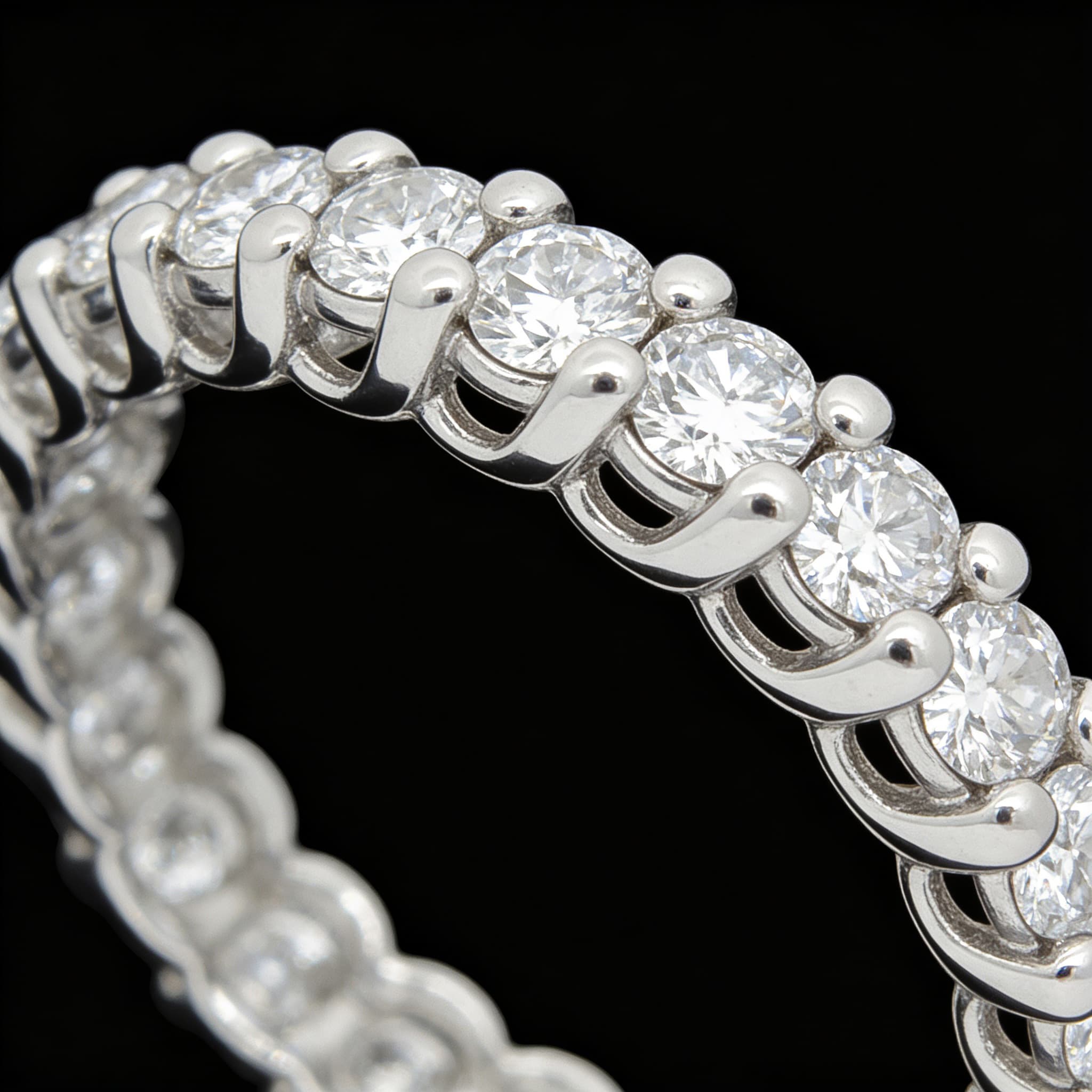 The Eternità Sculpted Prong Diamond Ring - 3