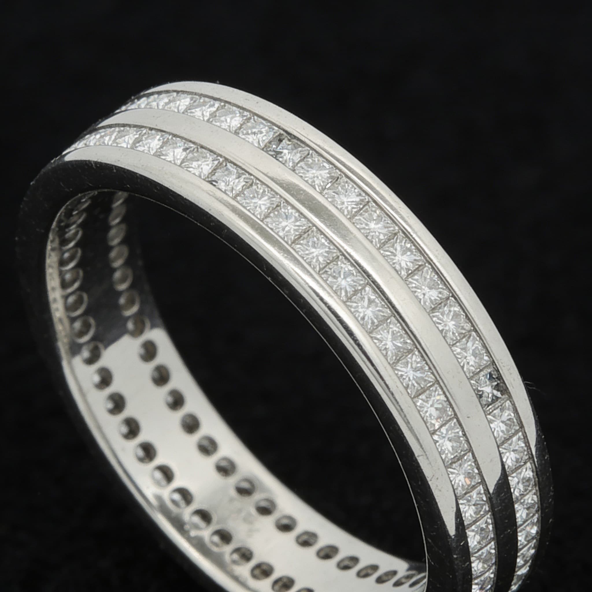 The Eternità Twin Channel Diamond Ring - 4