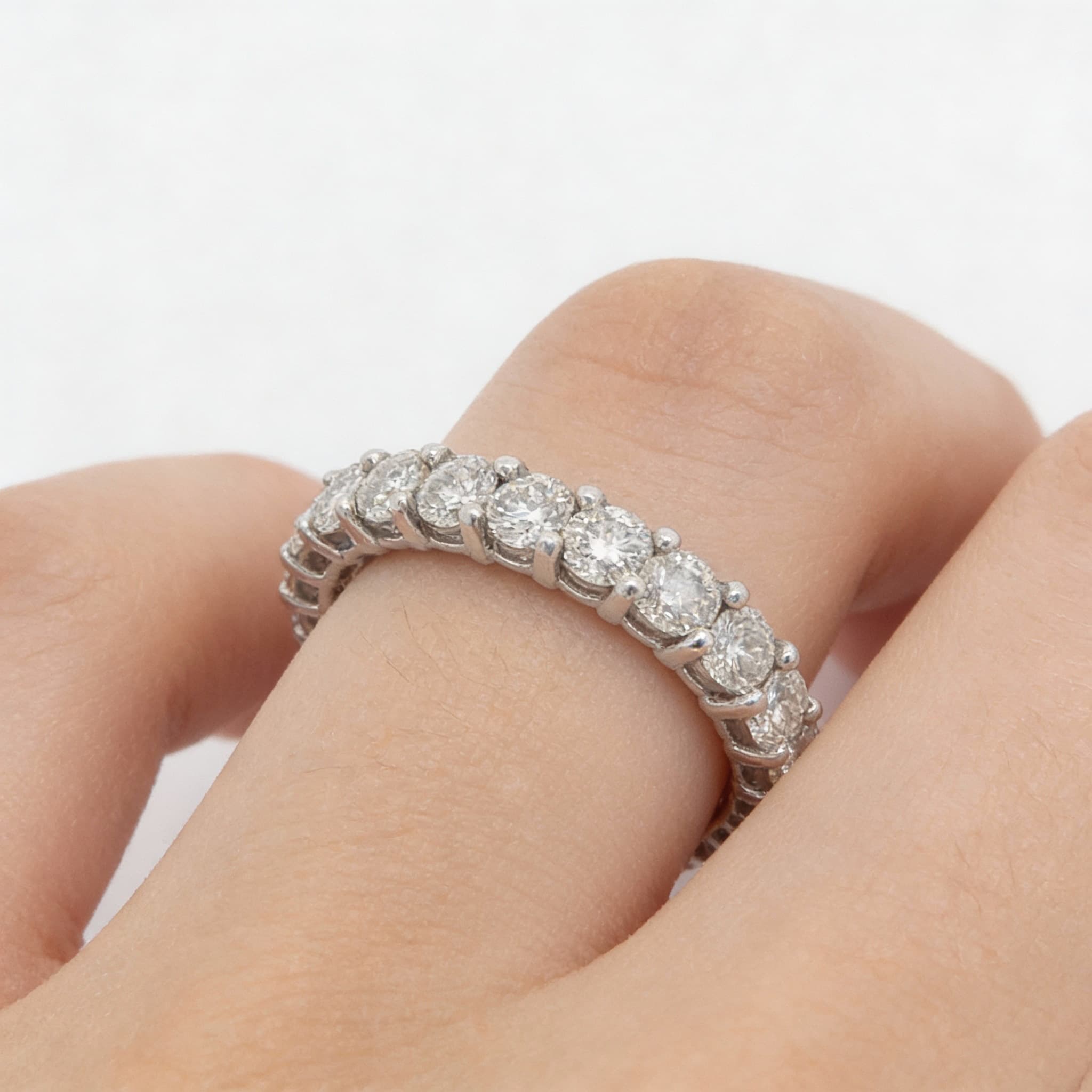 The Eternità Elongated U-Set Full Eternity Ring