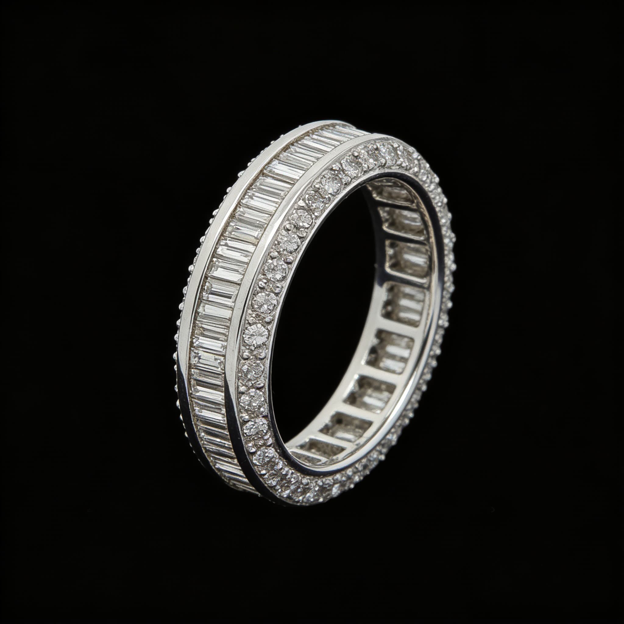 The Eternità Parallel Baguette Diamond Ring with Pavé Frame - 4