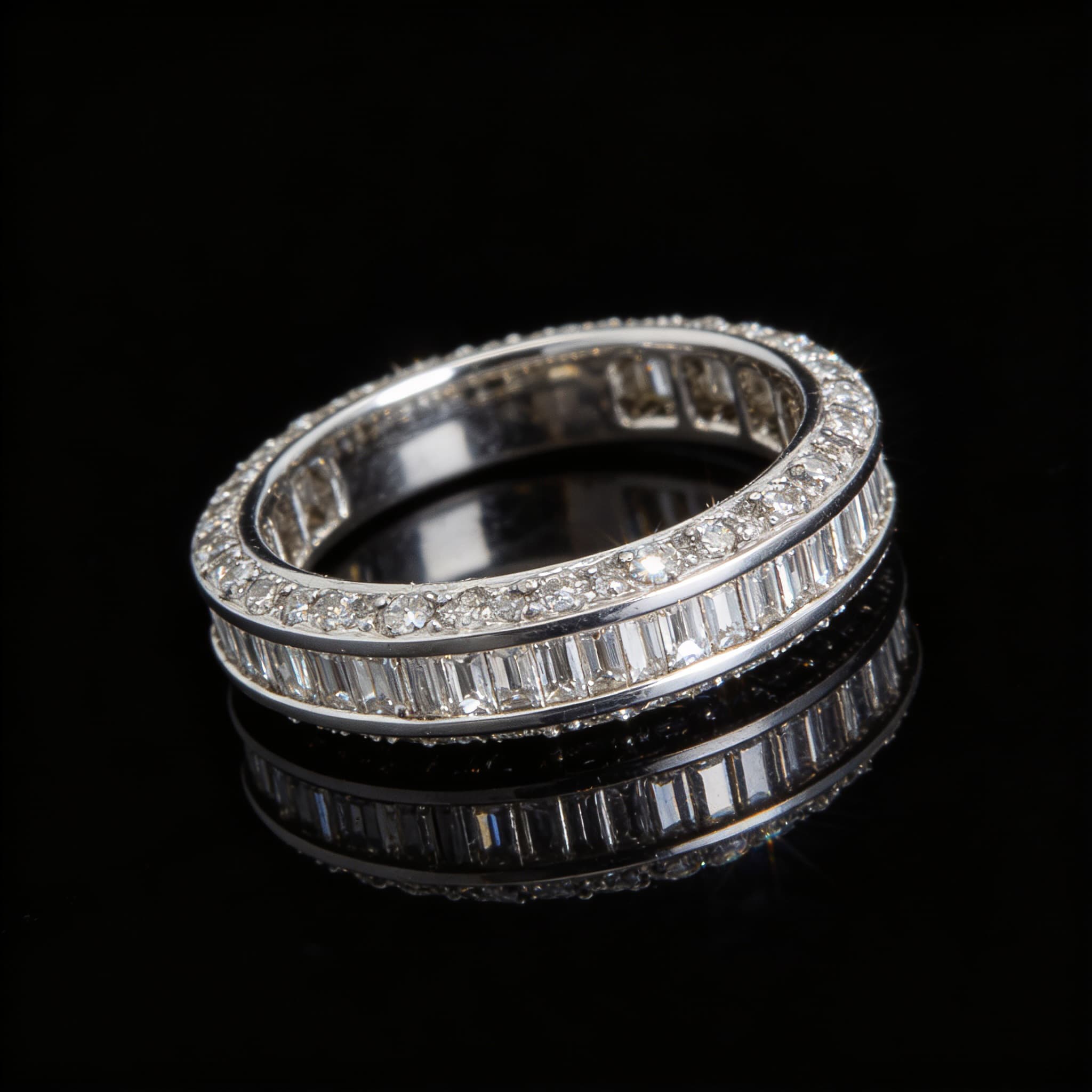 The Eternità Parallel Baguette Diamond Ring with Pavé Frame - 6