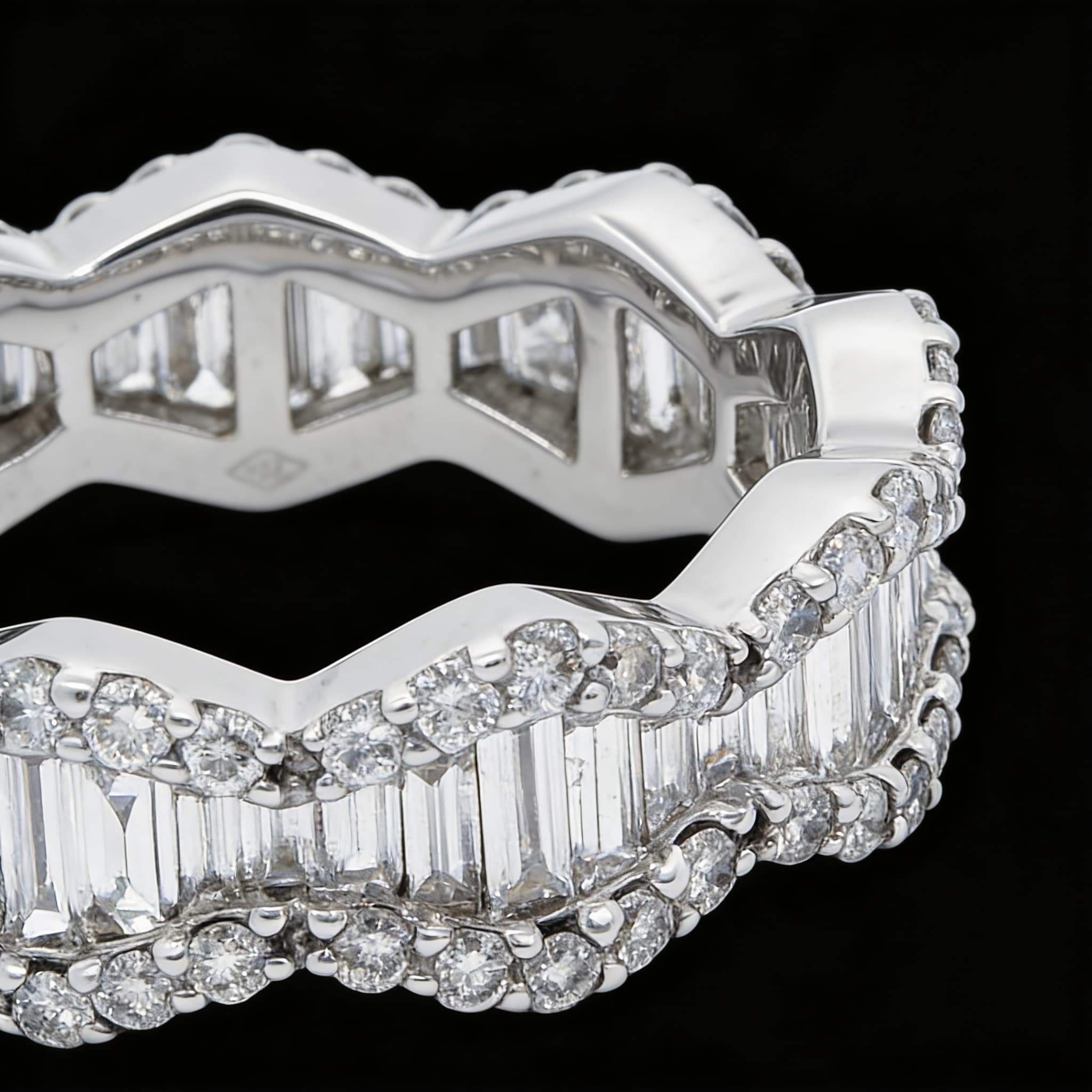 The Eternità Wave-Profile Baguette and Pavé Eternity Band - 5