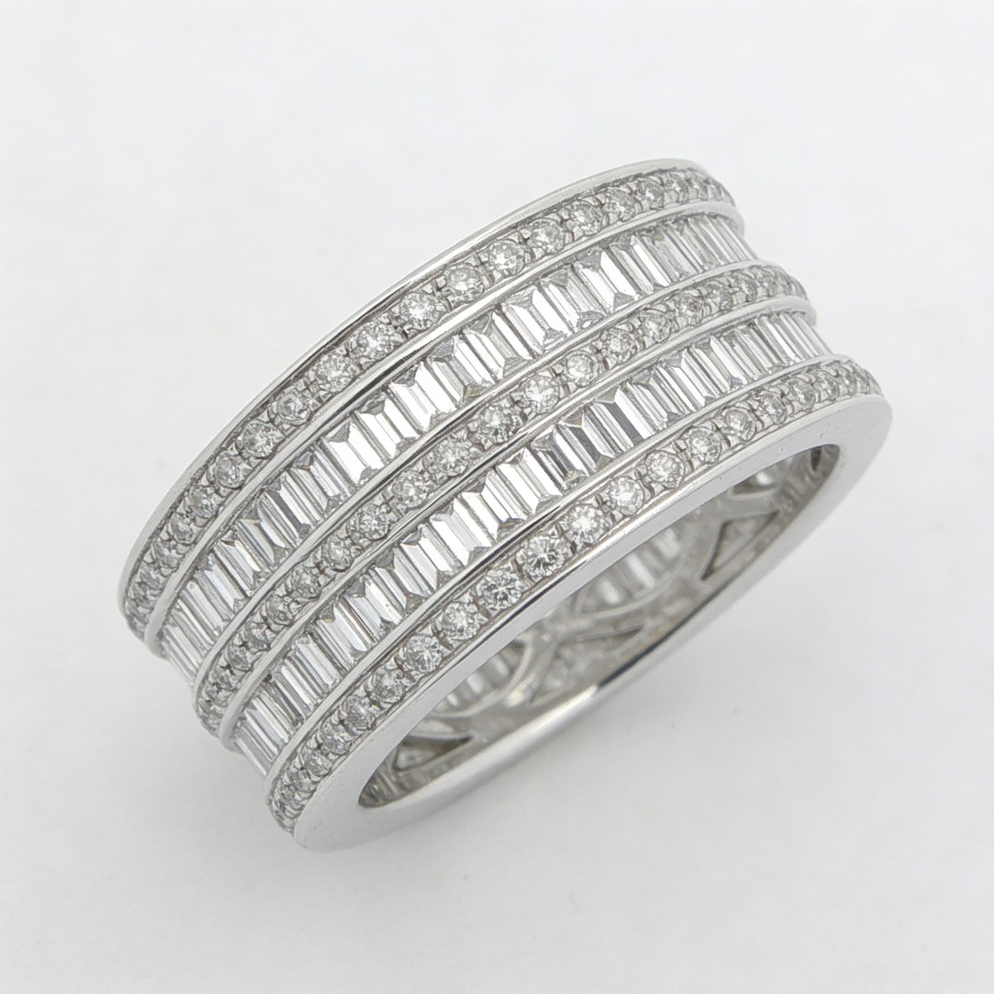 The Eternità Stratified Baguette Diamond Ring with Pavé Bands - 3