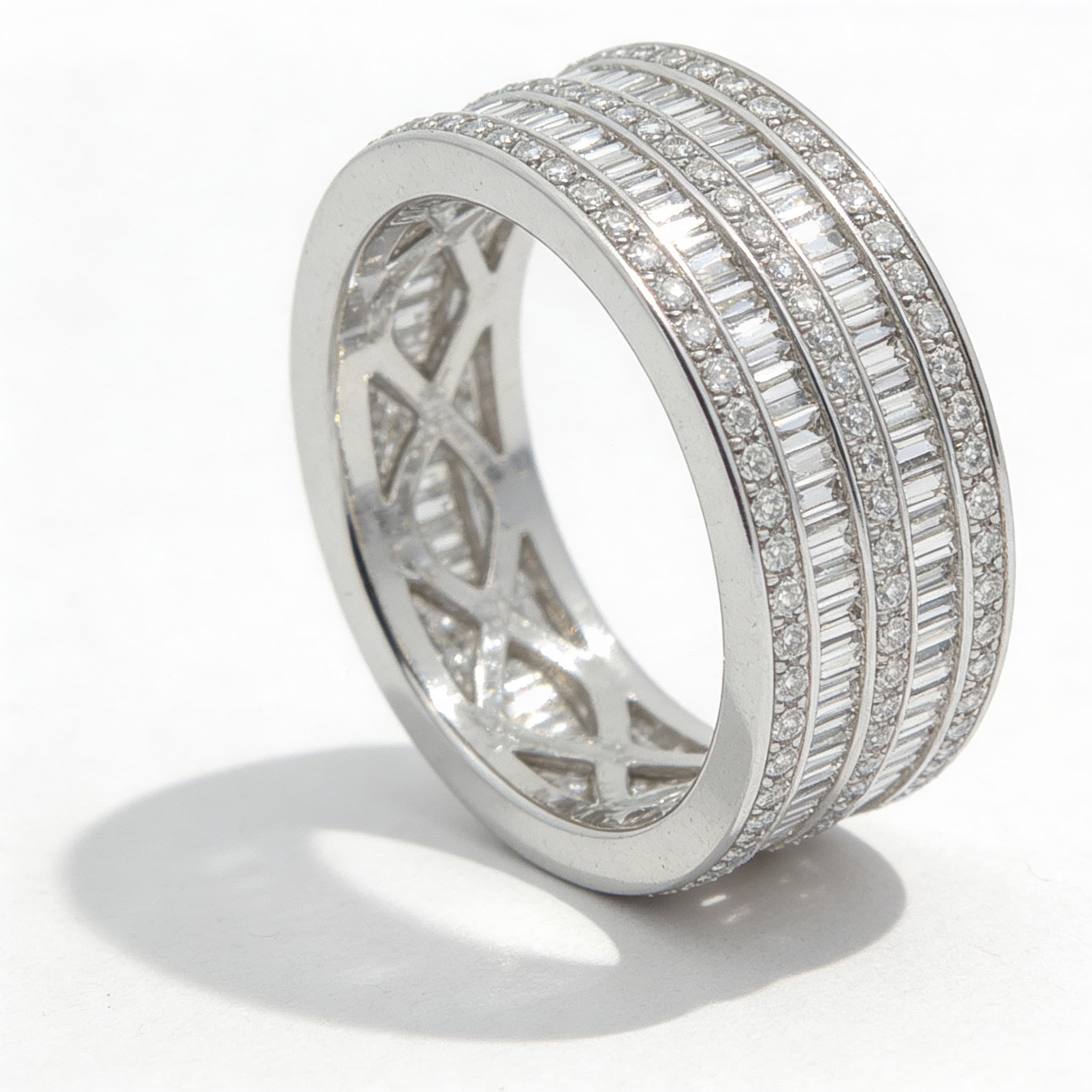 The Eternità Stratified Baguette Diamond Ring with Pavé Bands - 4