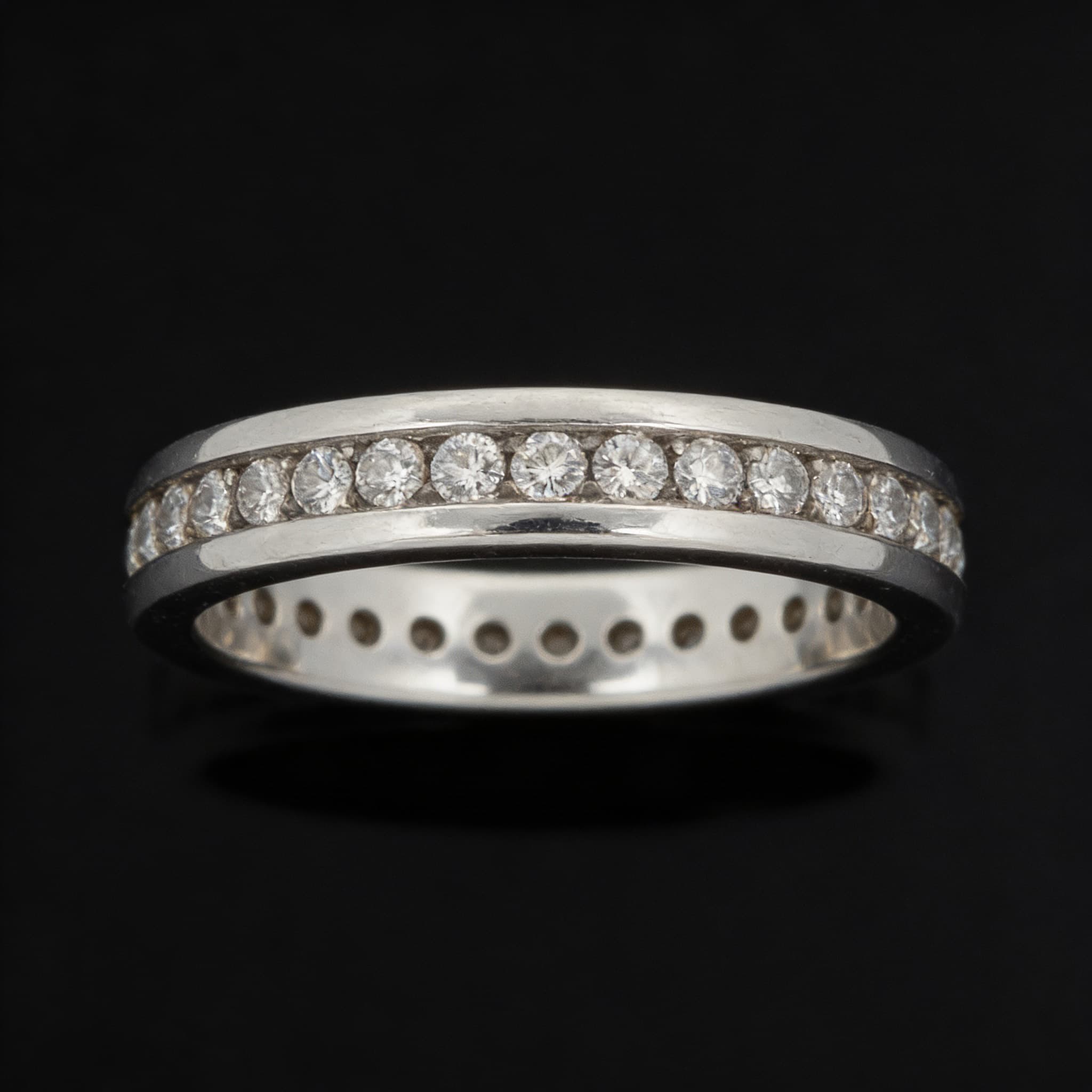 The Eternità Full Channel Round Diamond Eternity Ring - 5