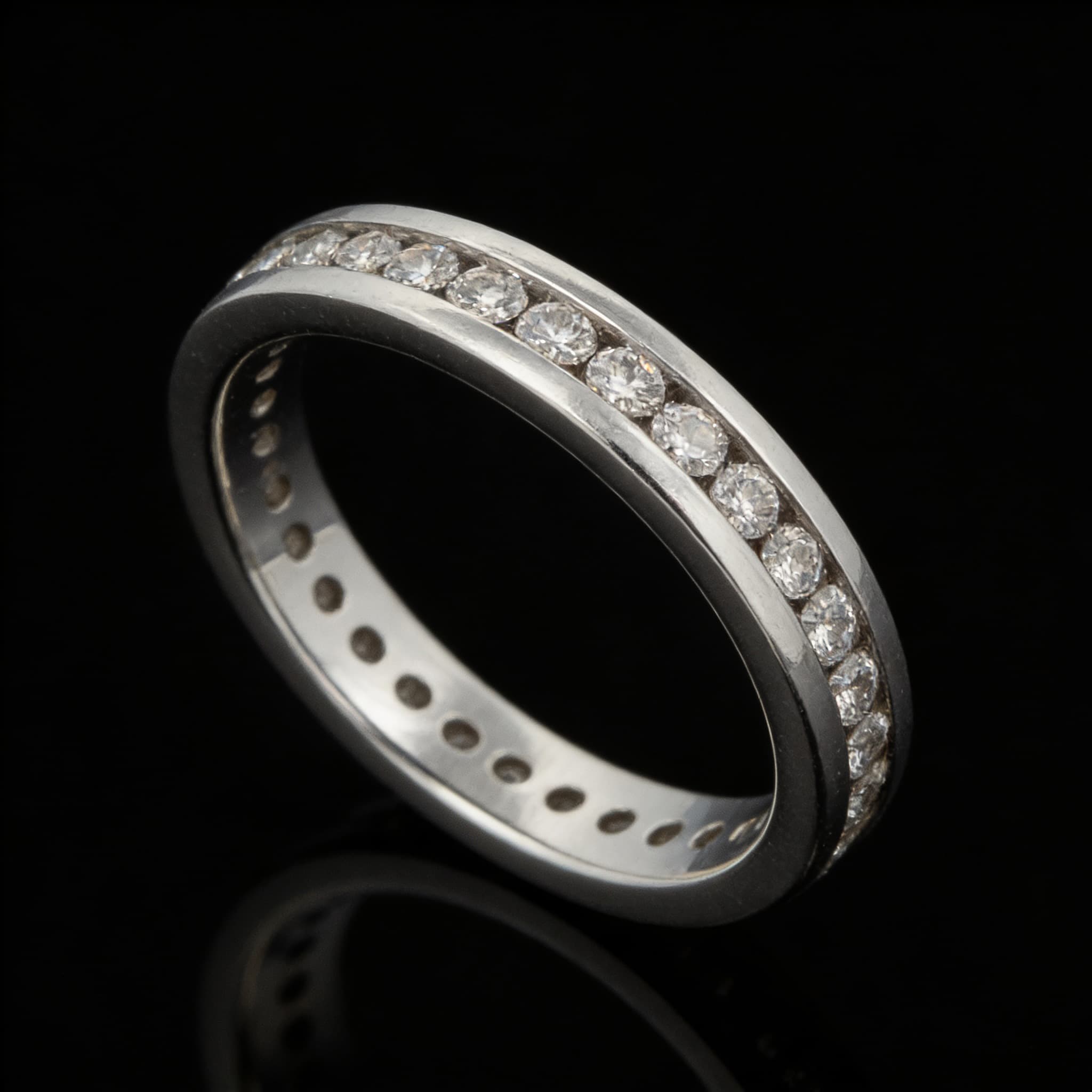 The Eternità Full Channel Round Diamond Eternity Ring - 6