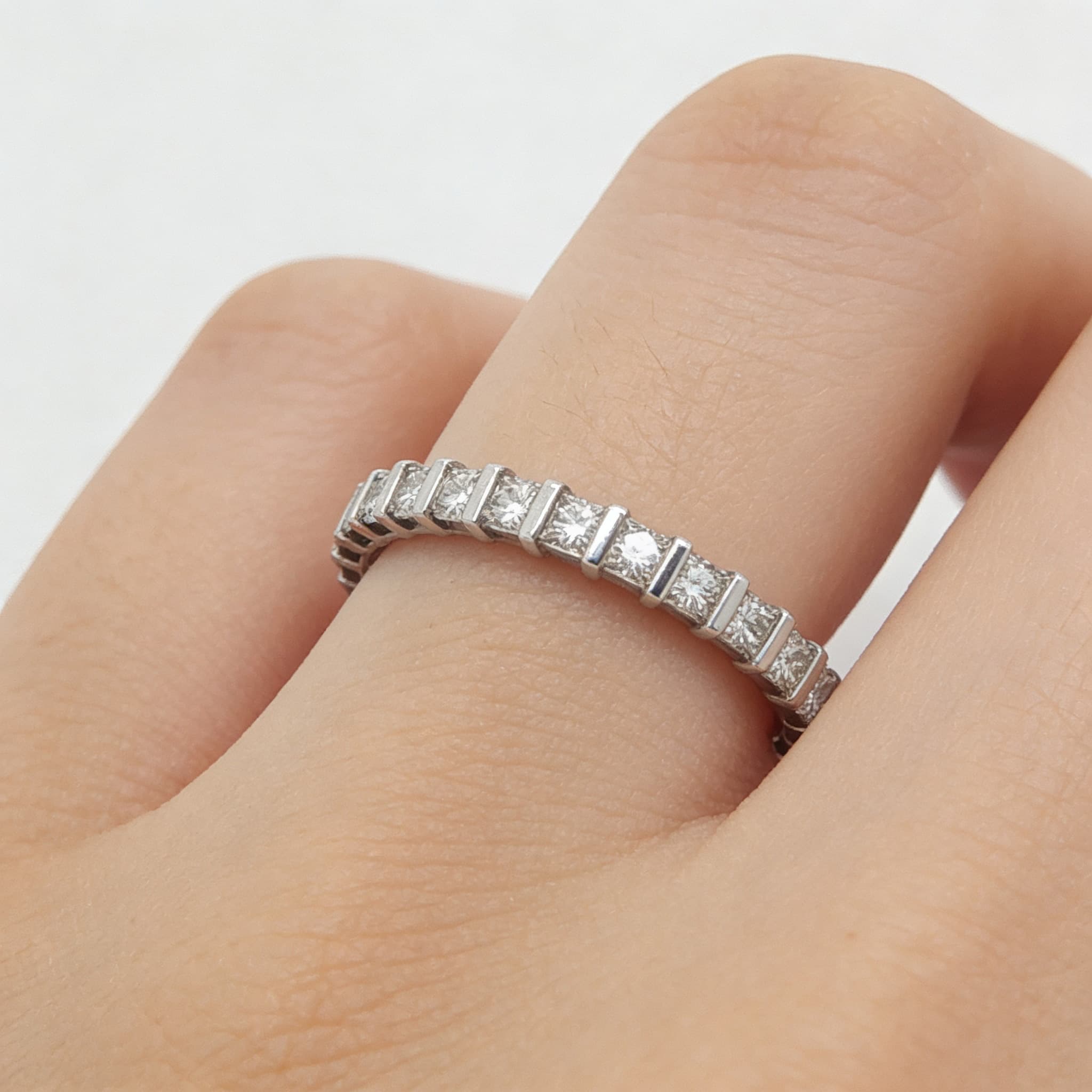 The Eternità Segmented Round Diamond Eternity Ring