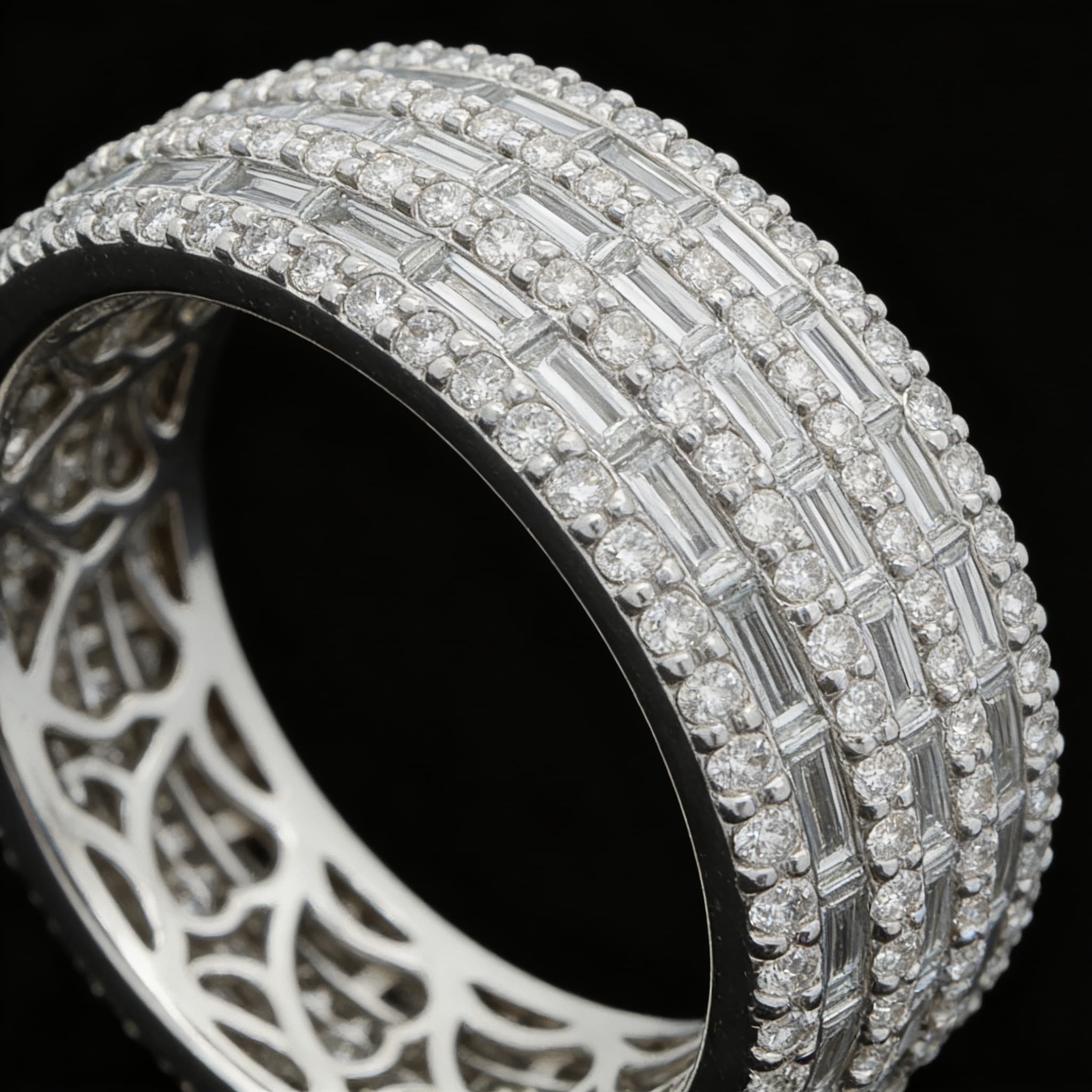 The Eternità Multi-Row Baguette and Round Diamond Eternity Ring - 3