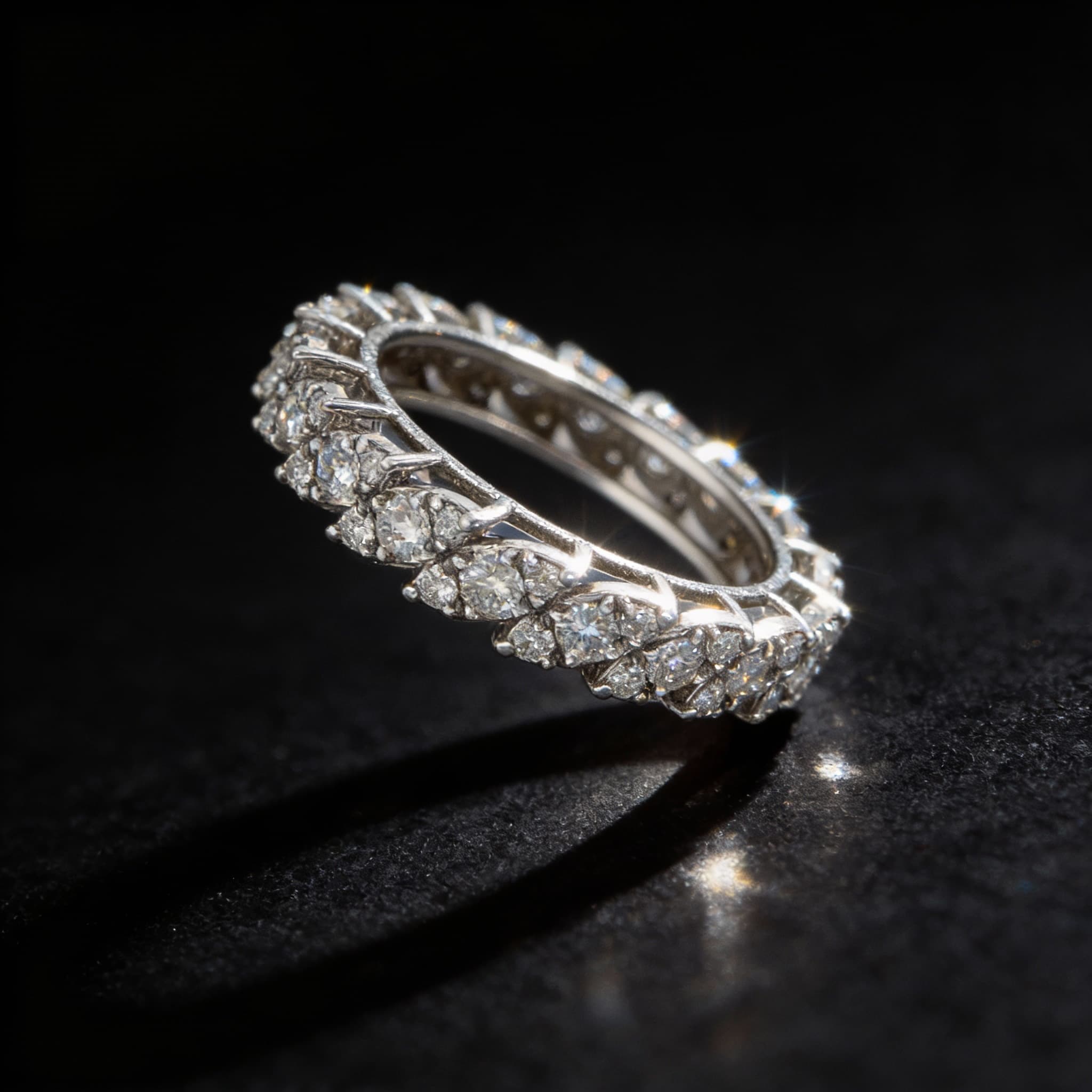 The Eternità Double-Row Shared-Prong Eternity Ring - 4