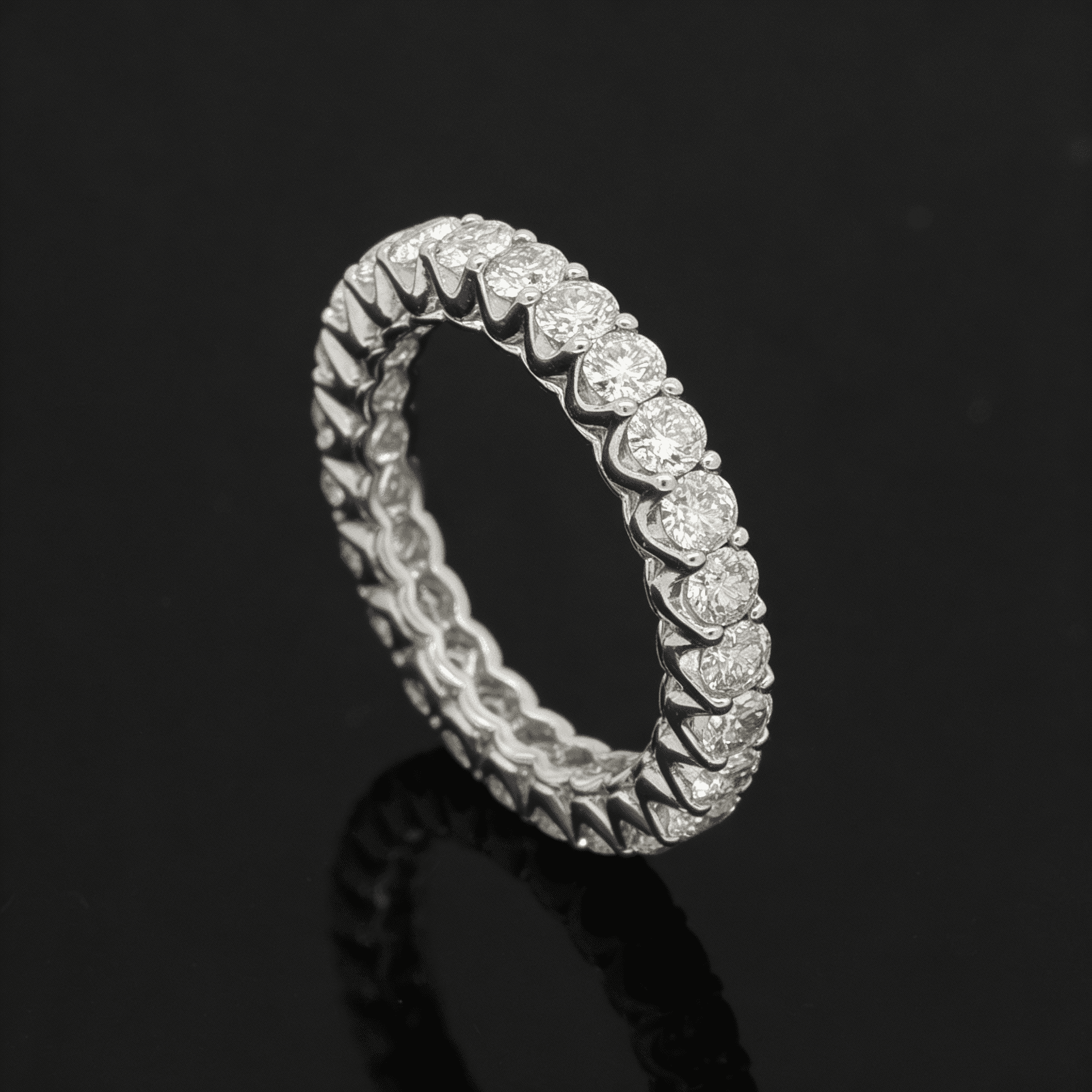 The Eternità Crown-Set Round Diamond Band - 4