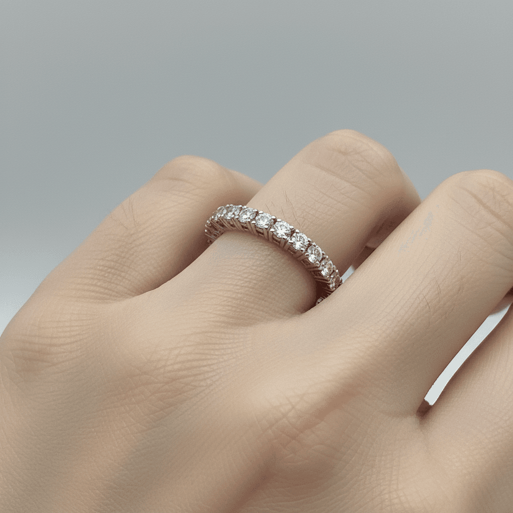 The Eternità Round Diamond Classic Prong Eternity