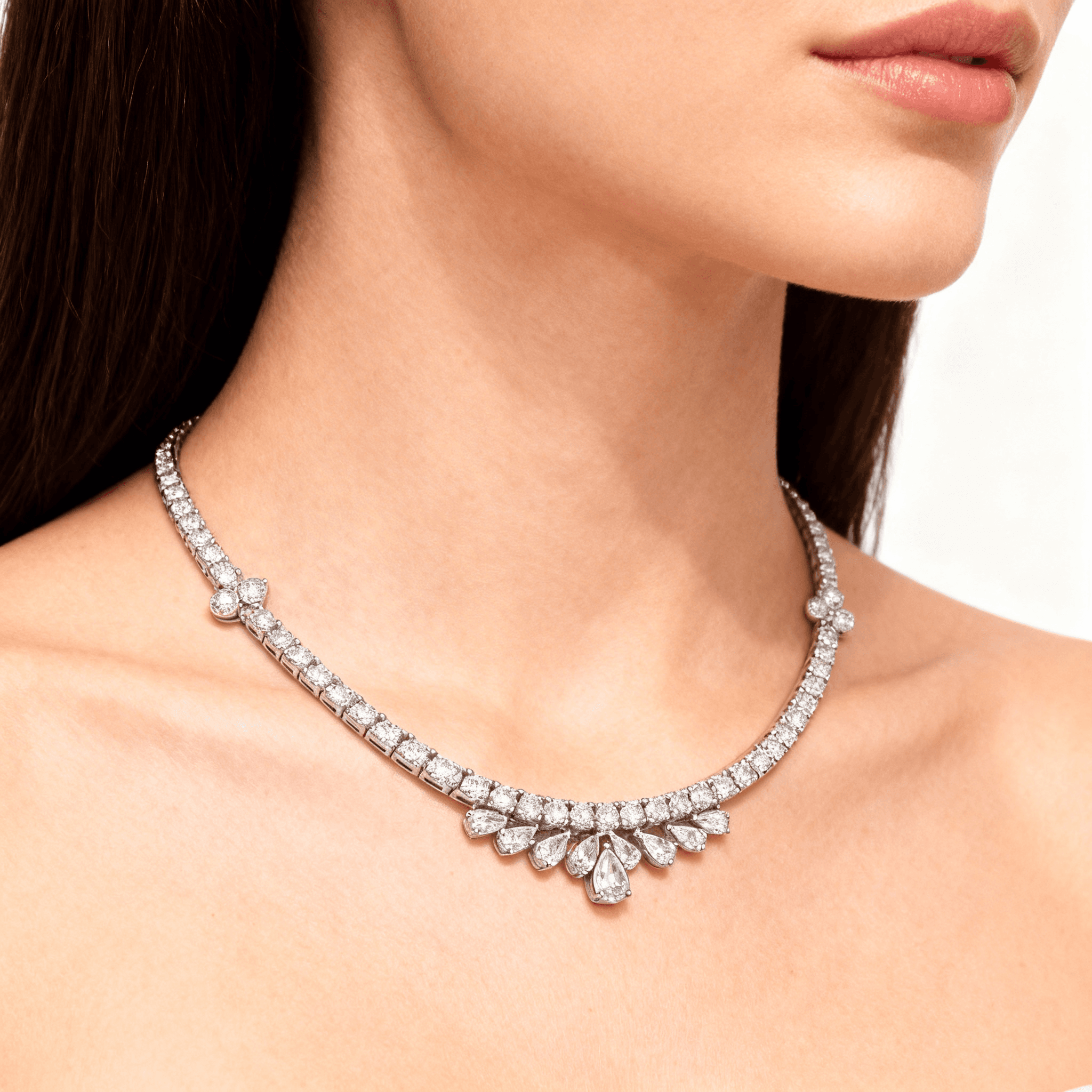 Les Exclusives Central Bloom Necklace
