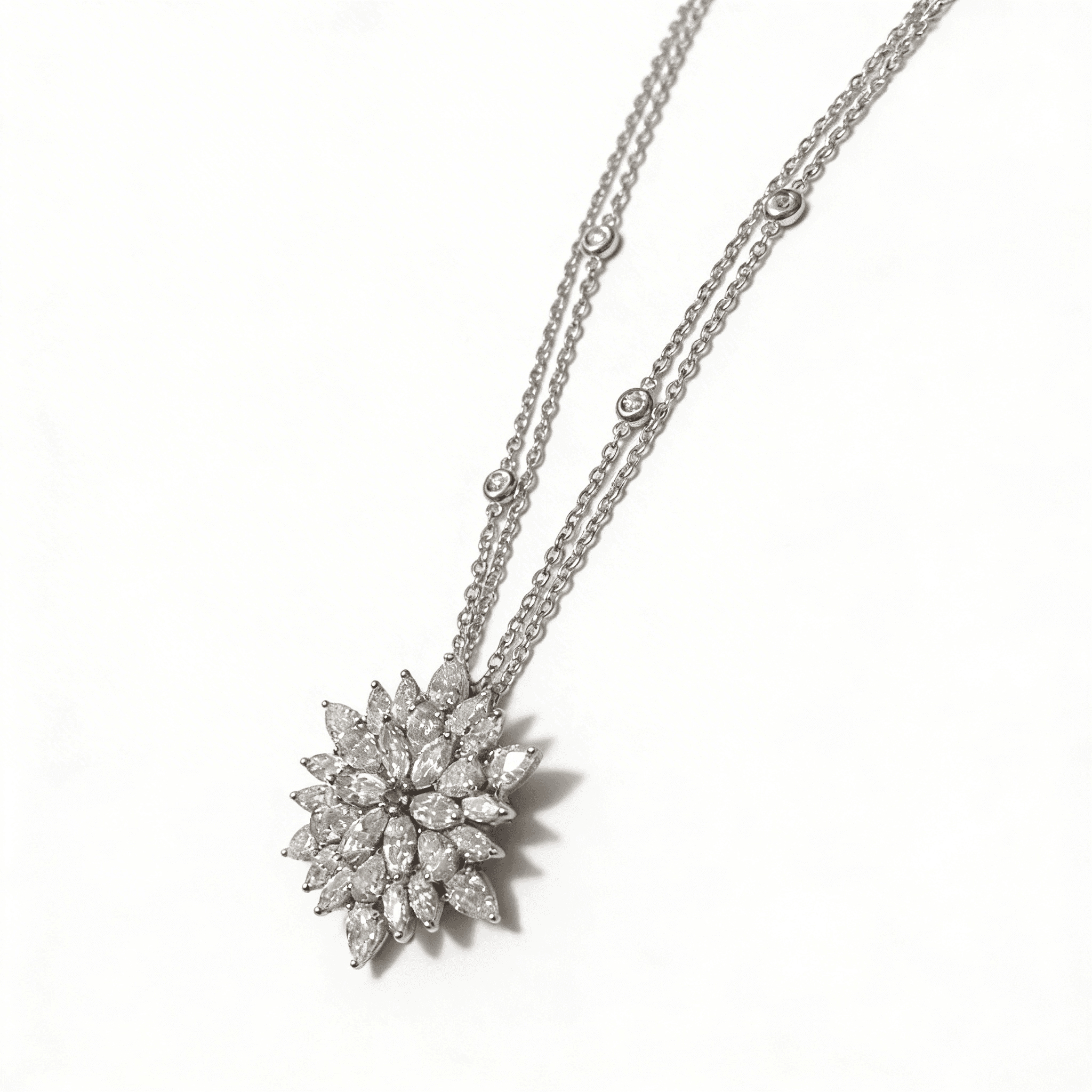 Les Exclusives Starburst Pendant - 3