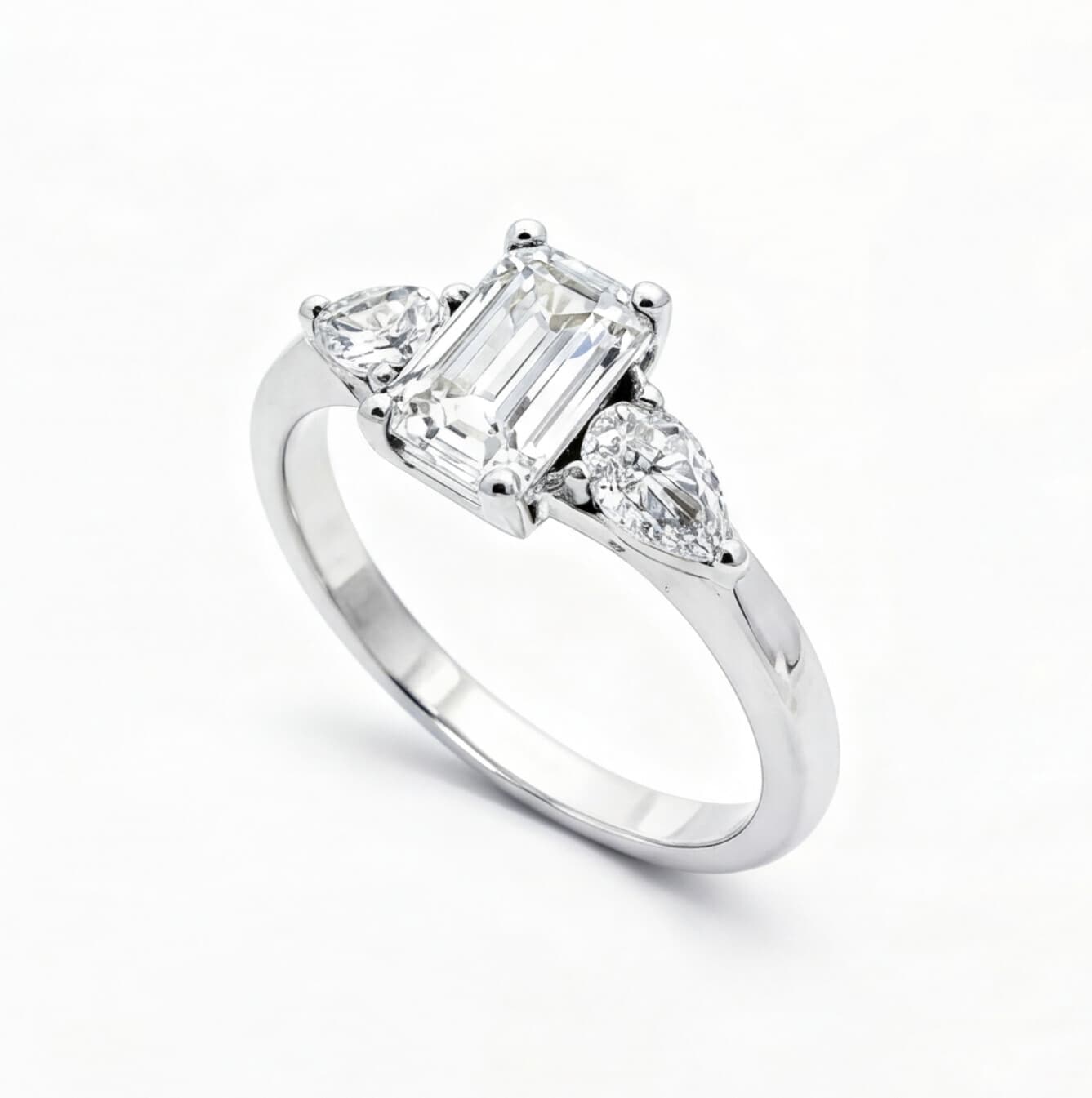 The Équilibre Line Ring   - 3
