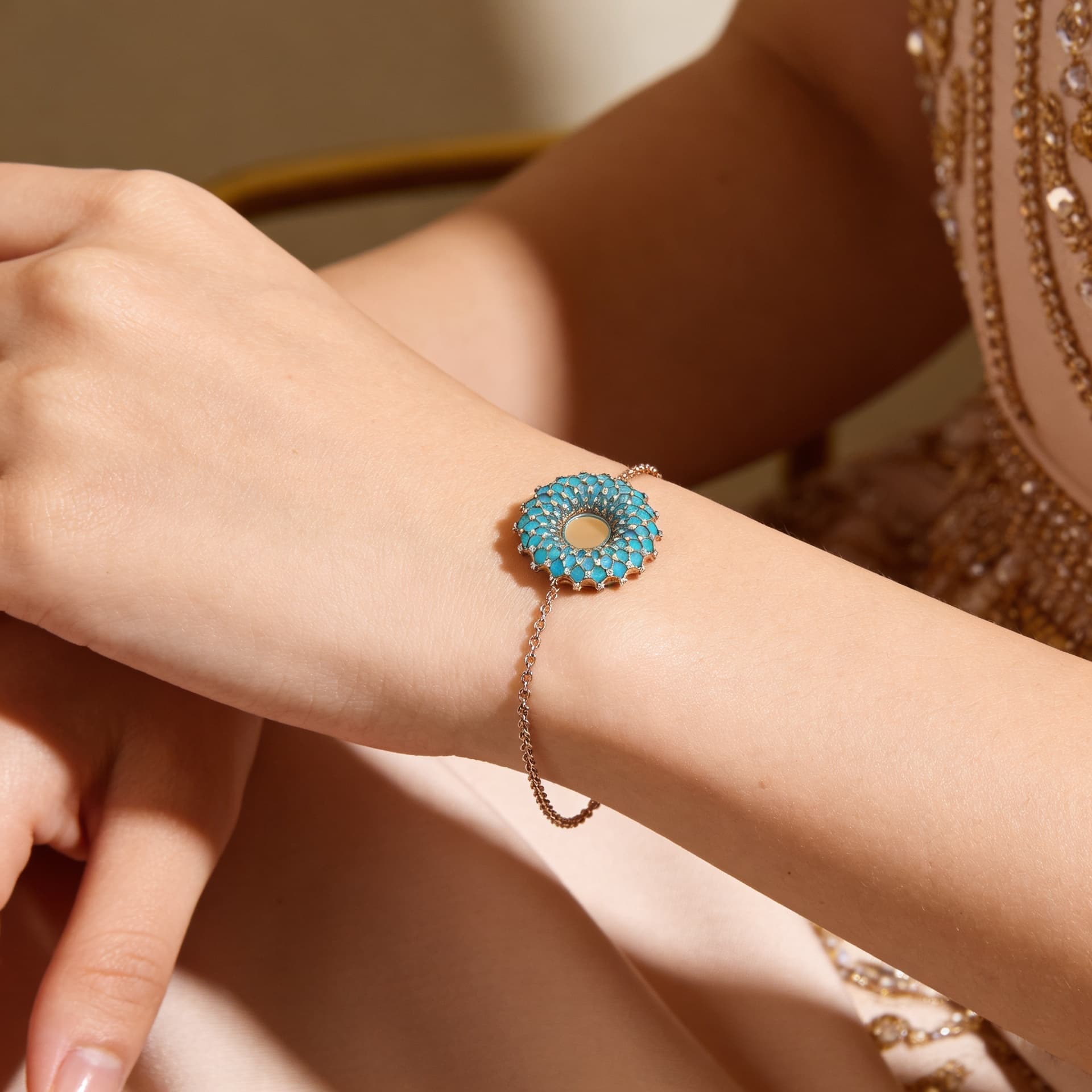 Ö d’Azure Radiant Halo Turquoise Enamel Diamond Chain Bracelet in Yellow Gold