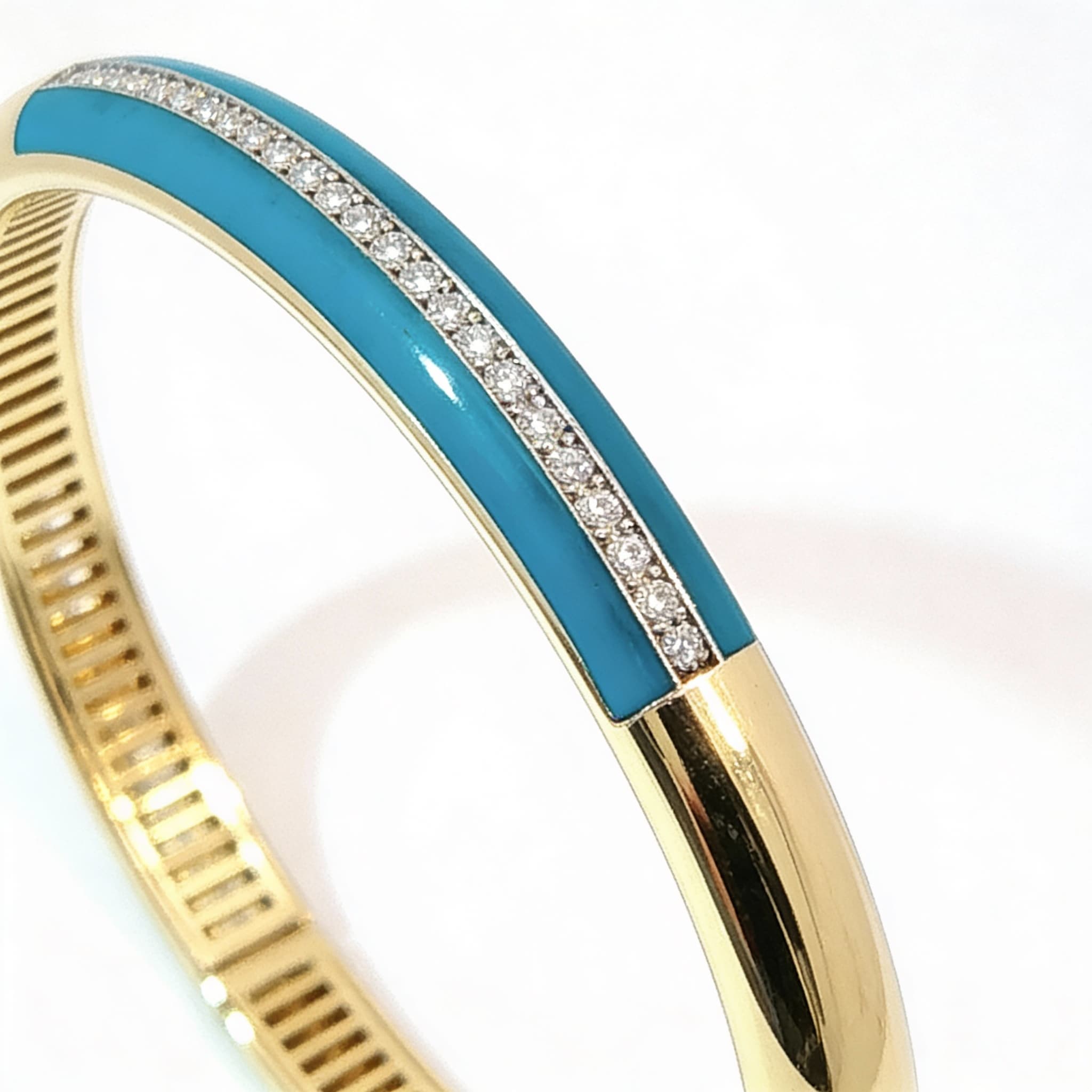 Ö d’Azure Diamond Line Turquoise Enamel Pavé Bangle in Yellow Gold  - 5