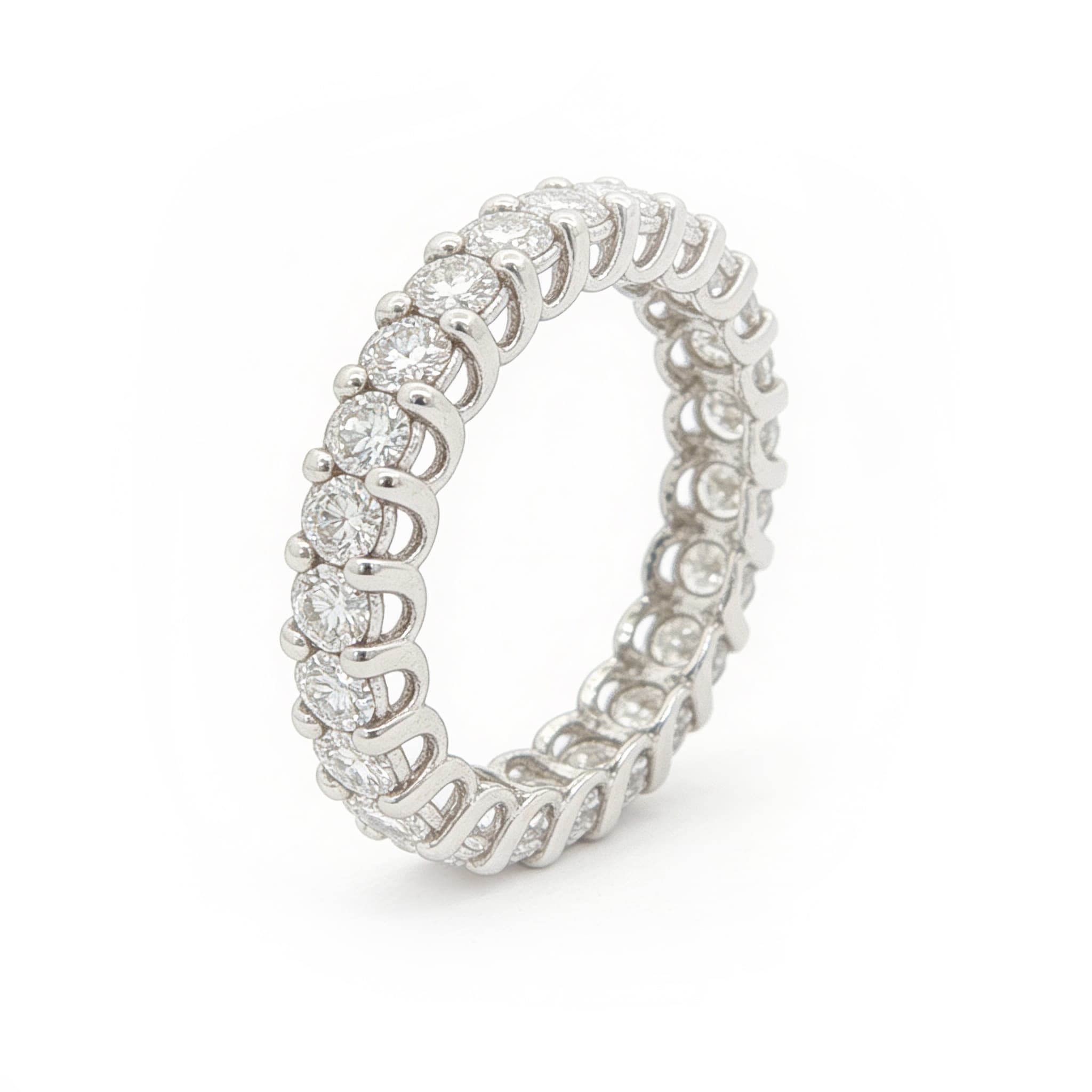 The Eternità Sculpted Prong Diamond Ring