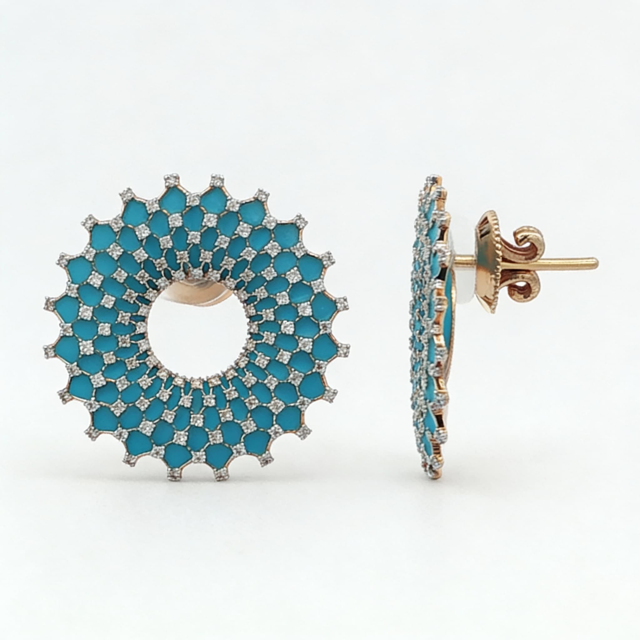 Ö d’Azure Radiant Halo Turquoise Enamel Diamond Studs  in Yellow Gold